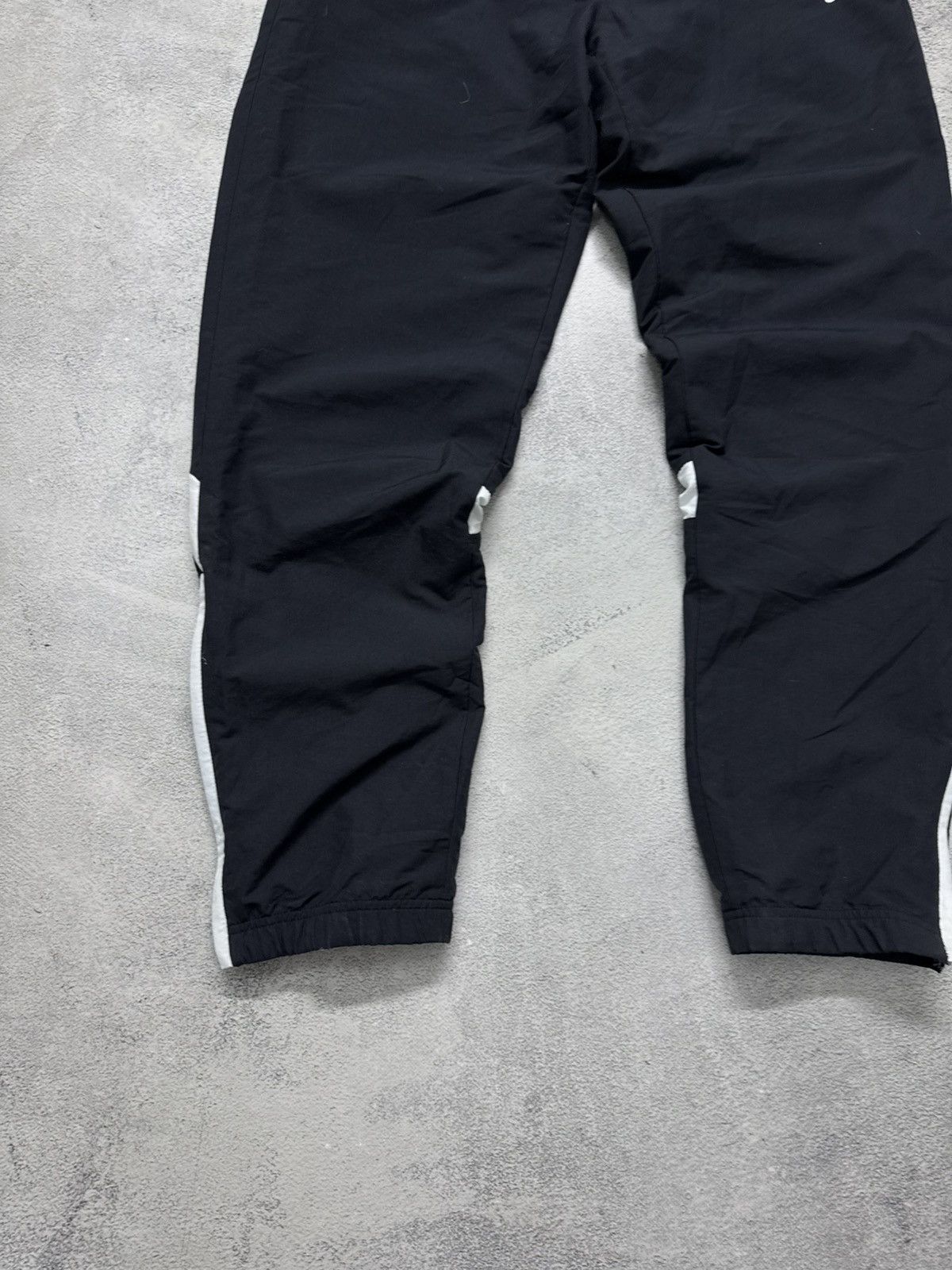 Nike Vintage Y2K Nike Nylon Mini Swoosh Pants 00’s Size US 34 / EU 50 - 8 Thumbnail