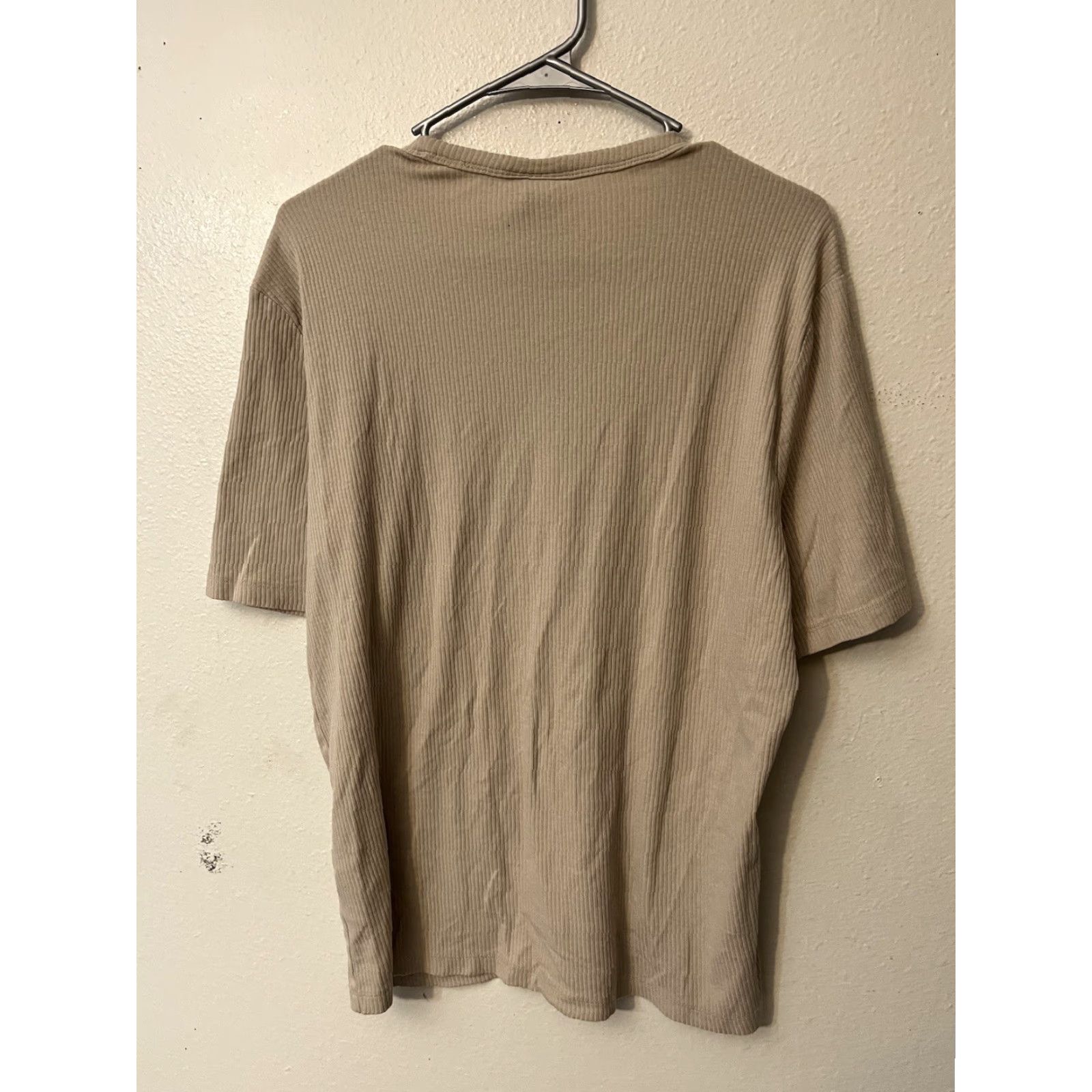 H&M H&M Slim Fit Taupe Waffle Knit Short Sleeve Shirt Size Large Size US L / EU 52-54 / 3 - 3 Thumbnail