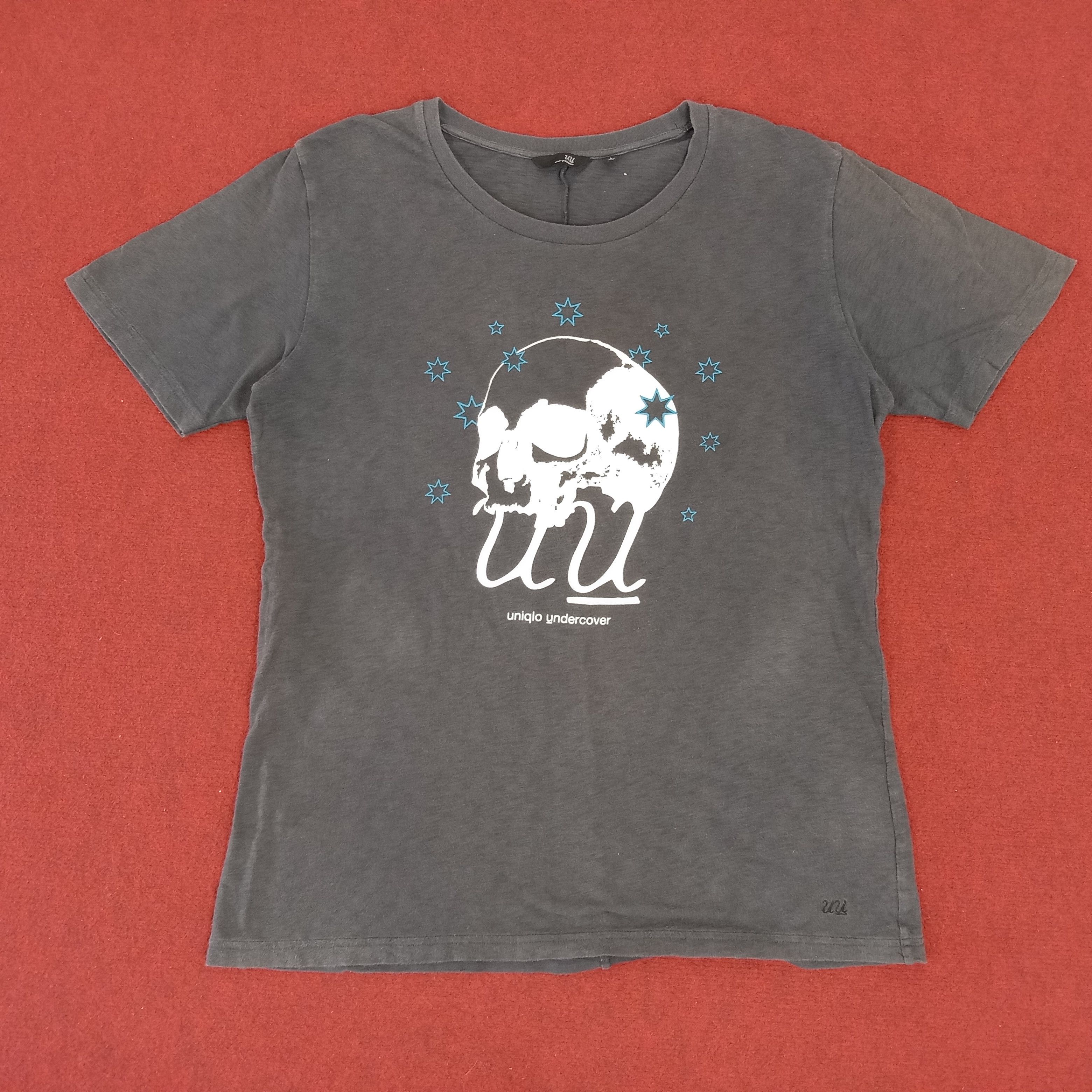 Japanese Brand Uniqlo Undercover Japanese Brand Skulls Design Custom Tshirt Size US L / EU 52-54 / 3 - 3 Thumbnail