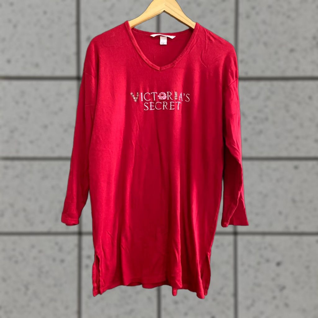 Victoria's Secret Victoria's Secret Sleepshirt Red Med Roses Embroidery Womens M Size M / US 6-8 / IT 42-44 - 1 Thumbnail
