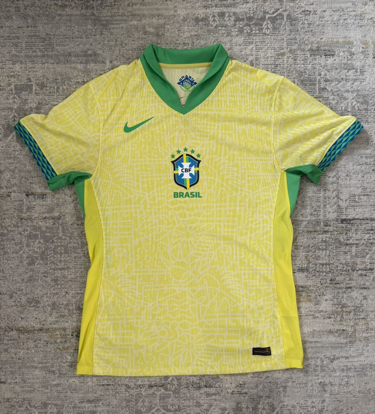 Nike Nike Brazil 2024 Home Kit Size US L / EU 52-54 / 3 - 1 Thumbnail