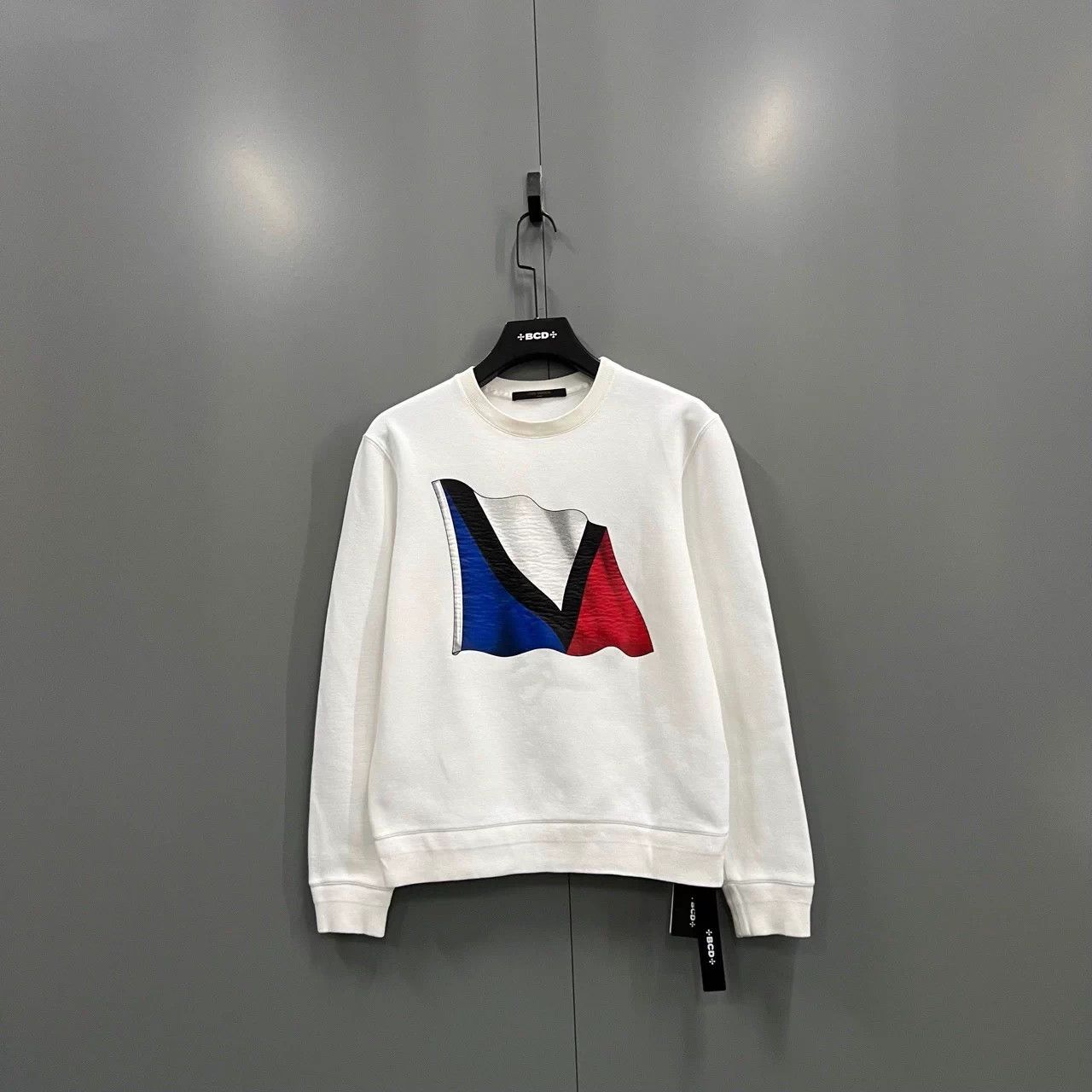 Louis Vuitton lv printed front sweatshirt M 95 new Size US M / EU 48-50 / 2 - 1 Thumbnail