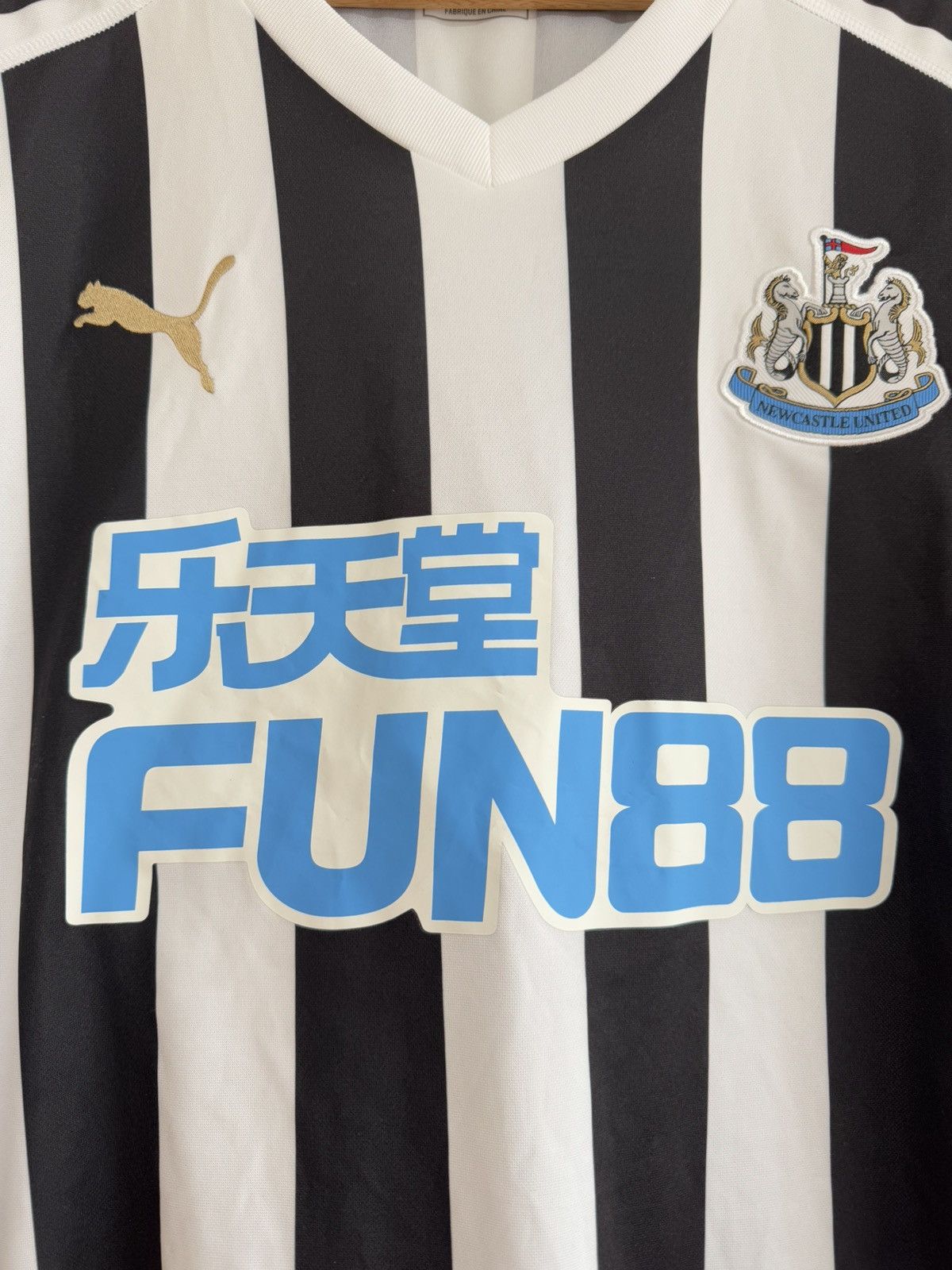 Puma Newcastle United 2018-2019 Home Soccer Jersey Football Kit Size US XXL / EU 58 / 5 - 8 Thumbnail