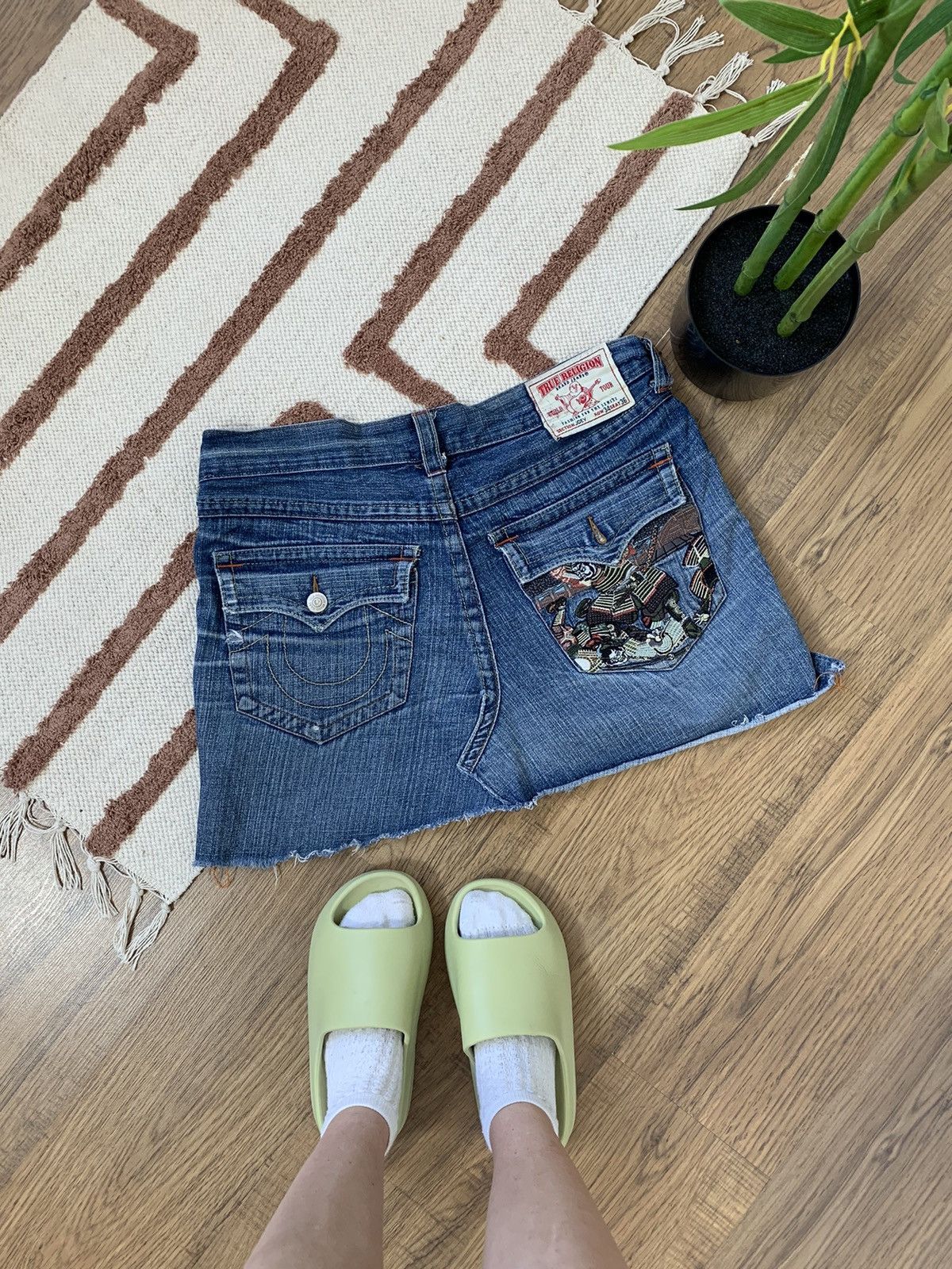 True Religion × Vintage VINTAGE TRUE RELIGION JAPANESE STYLE Y2K MINI SKIRT Size 34" / US 12 / IT 48 - 1 Thumbnail