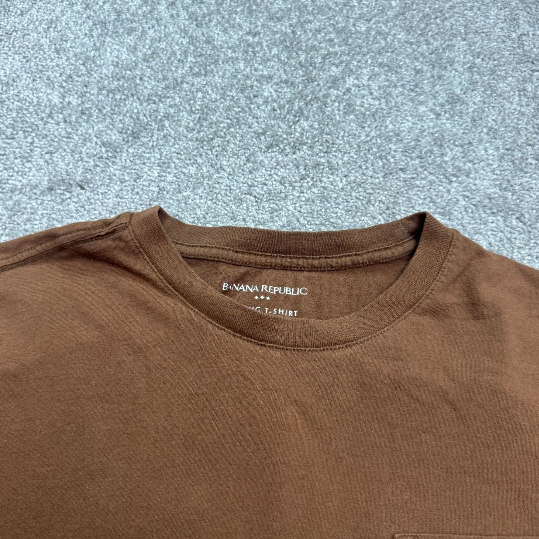 Banana Republic Banana Republic Graphic T-Shirt Mens XL Brown Crew Neck Pocket Tee Cotton Polyester Regular Short Sleeve Size US XL / EU 56 / 4 - 3 Thumbnail