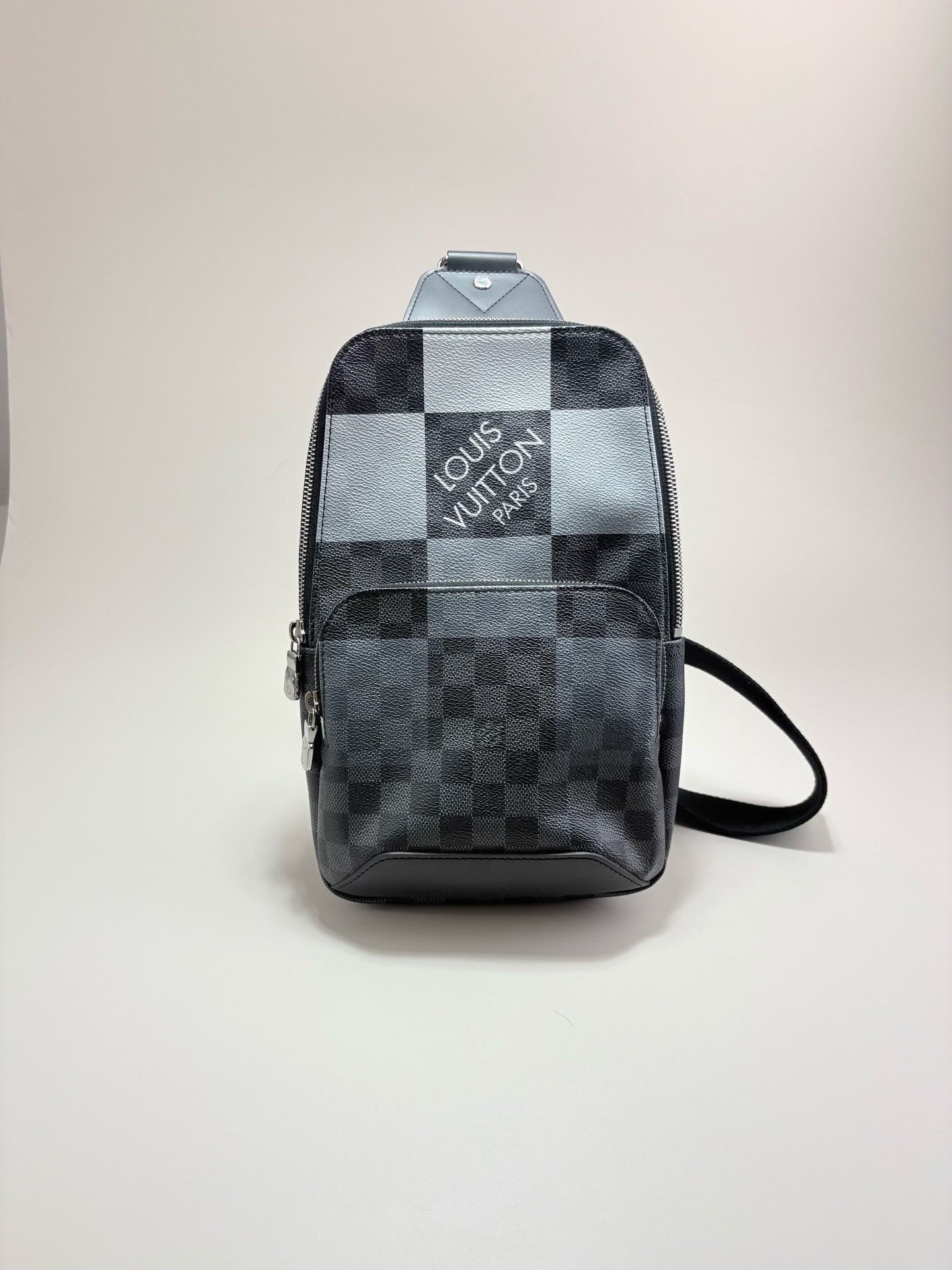 Louis Vuitton Louis Vuitton Damier Graphite Chest Shoulder Bag Size ONE SIZE - 1 Thumbnail