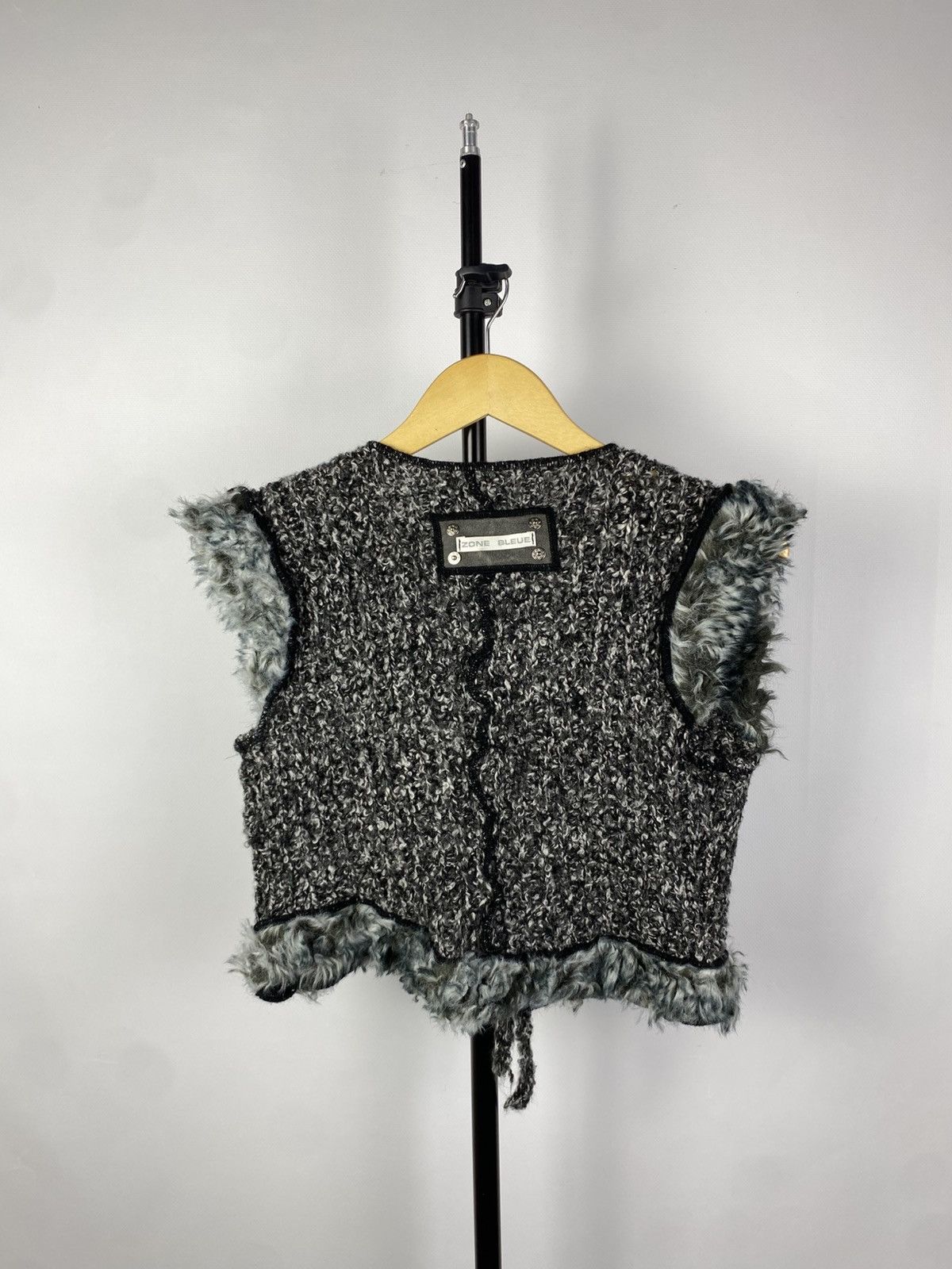 Designer × Japanese Brand Vintage Avant-garde Mini Sleeveless Mohair Fur Vest Jacket Size S / US 4 / IT 40 - 5 Thumbnail
