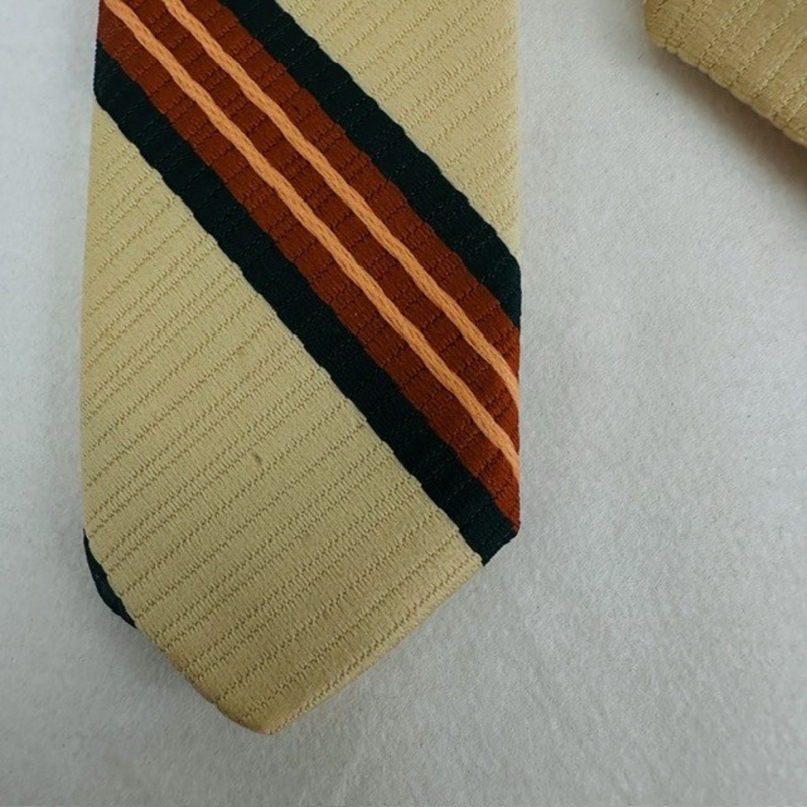Other Johnny Carson Necktie Yellow w/Stripes 55" Grandpacore VTG Size ONE SIZE - 14 Thumbnail