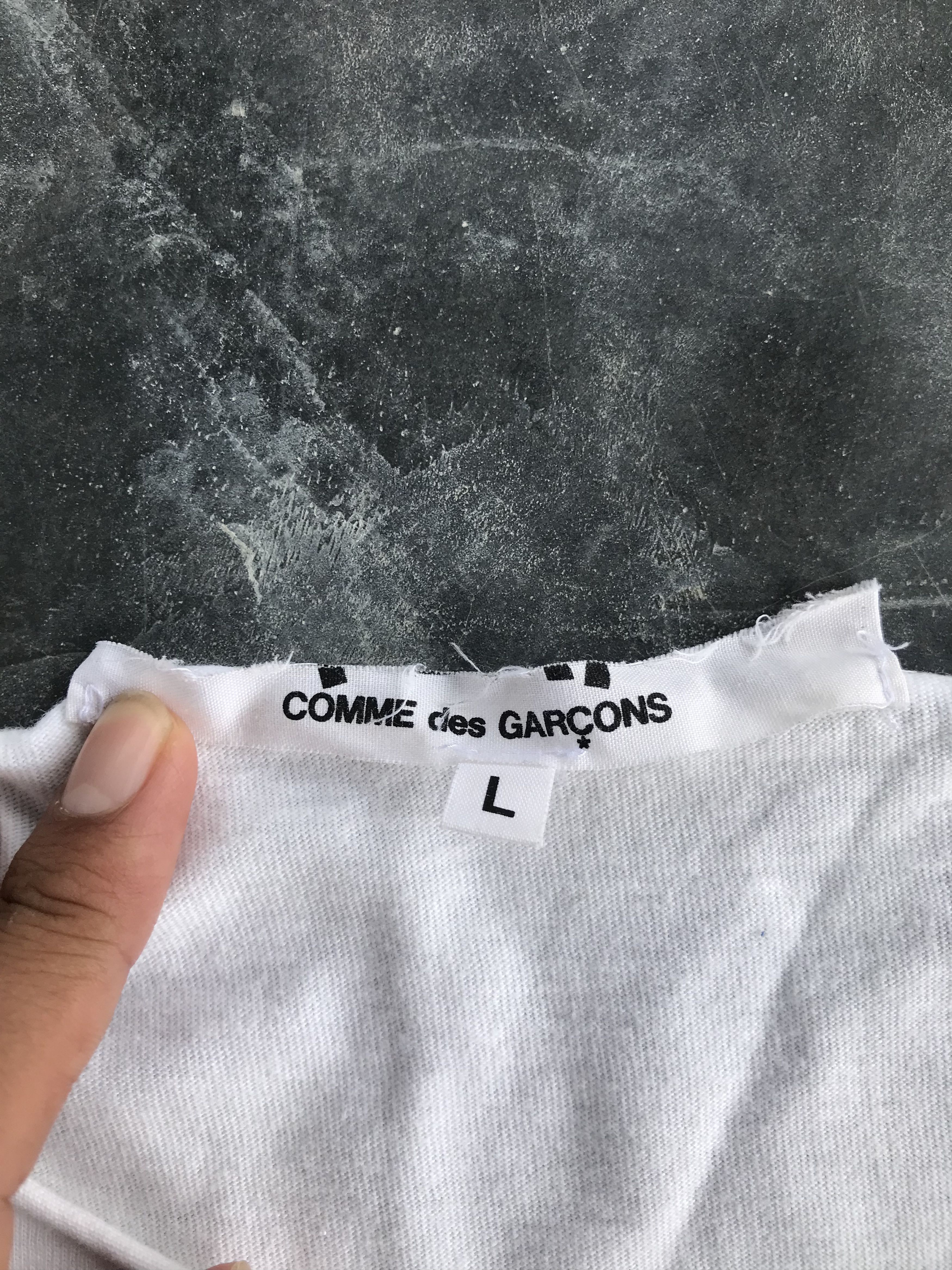 Comme des Garcons Distressed Cdg Comme Des Garcons Tee Size US L / EU 52-54 / 3 - 3 Thumbnail