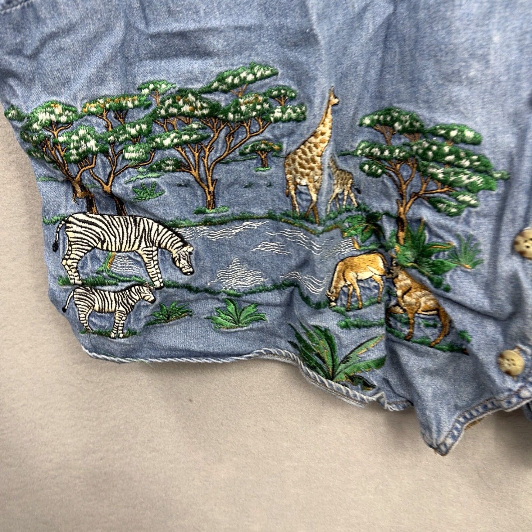 Vintage VINTAGE WWF Vest Women Plus 26/28 Embroidered Safari Chambray 90s Core READ Shirt Ladies 90s WWF Vest Size 4XL / US 24-26 - 5 Thumbnail
