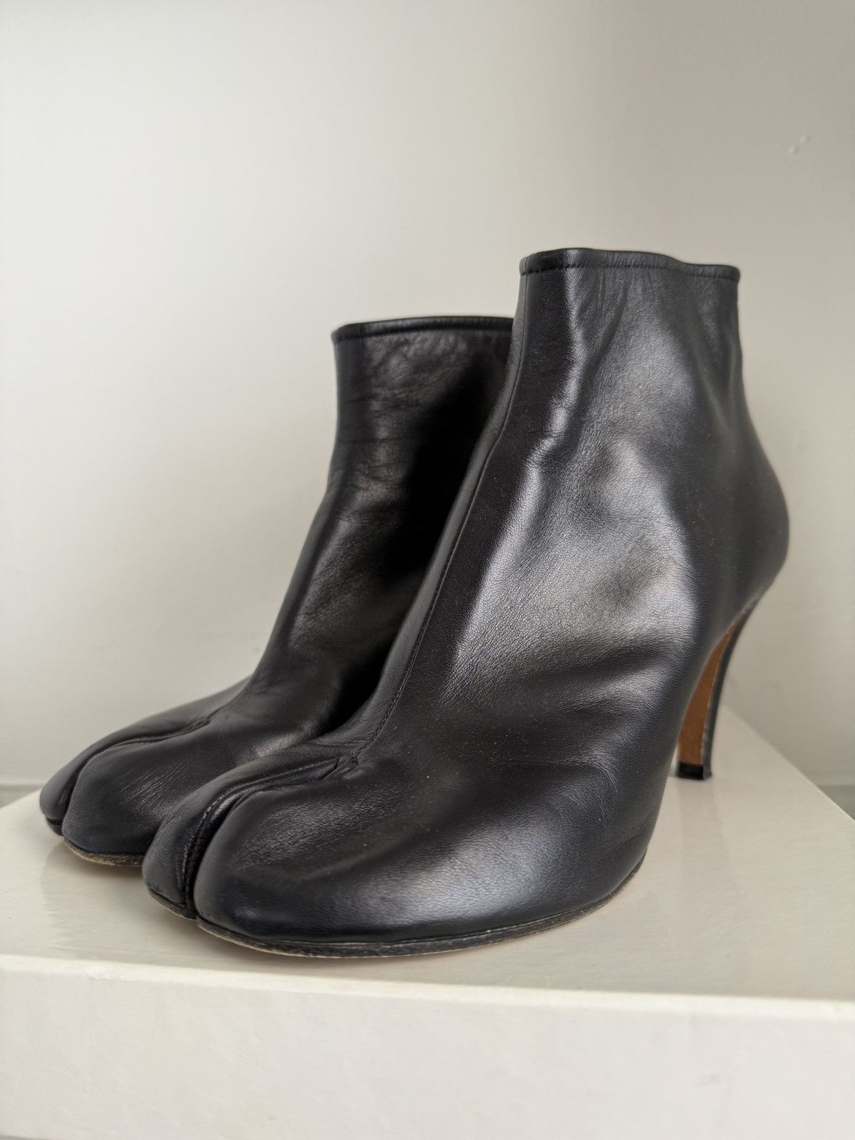 Maison Margiela Maison Margiela Leather Tabi Stilleto Pumps Size US 9.5 / IT 39.5 - 1 Thumbnail