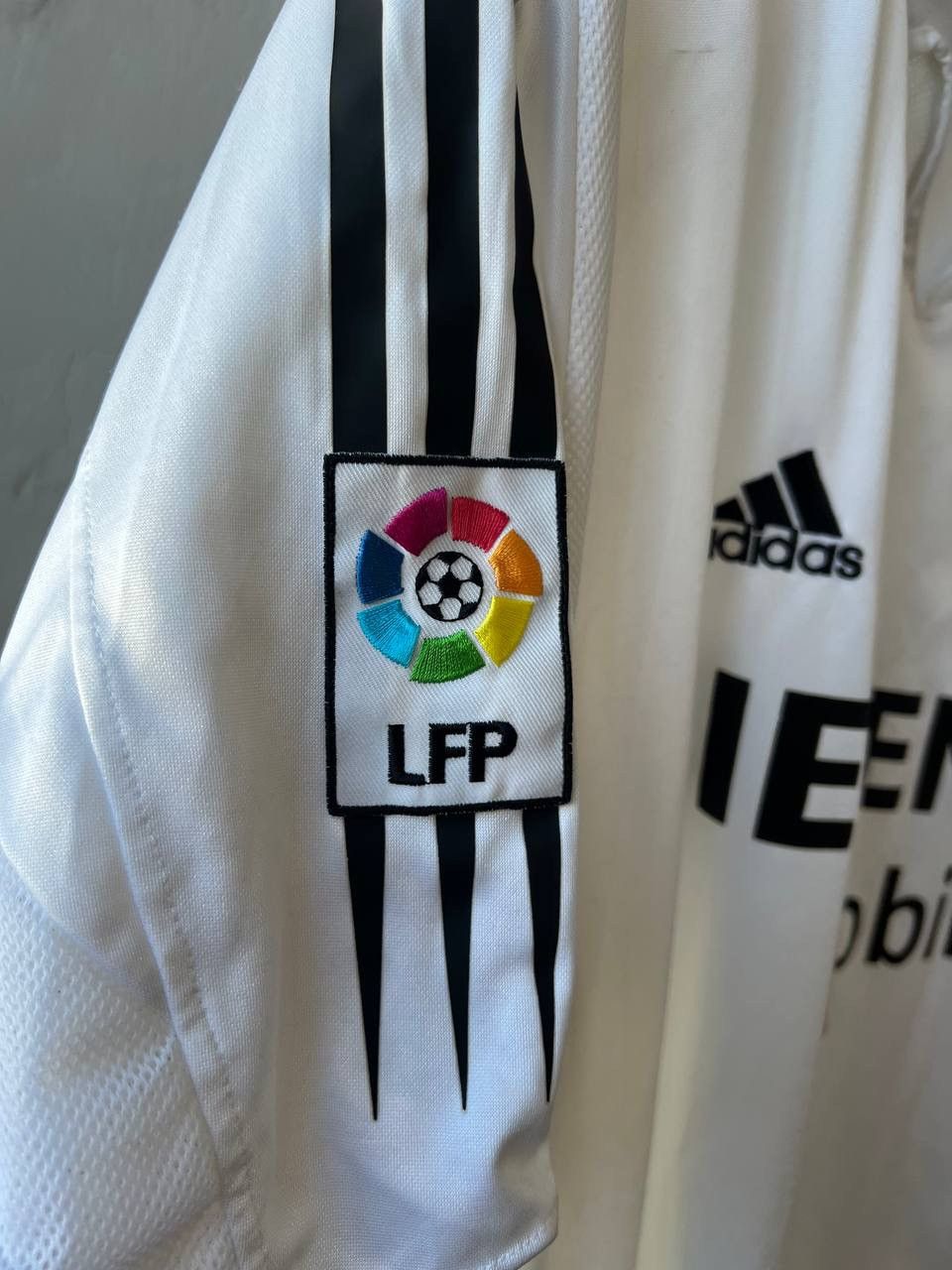 Vintage 2004/05 REAL MADRID HOME RARE SOCCER JERSEY SHIRT ADIDAS Size US XL / EU 56 / 4 - 12 Thumbnail