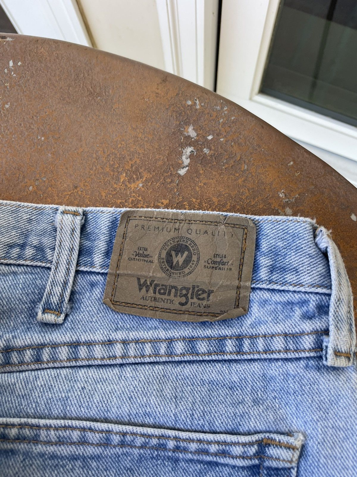 Levi's × Vintage × Wrangler Men’s vintage Wrangler blue denim light wash jeans jeans Size US 40 / EU 56 - 2 Thumbnail