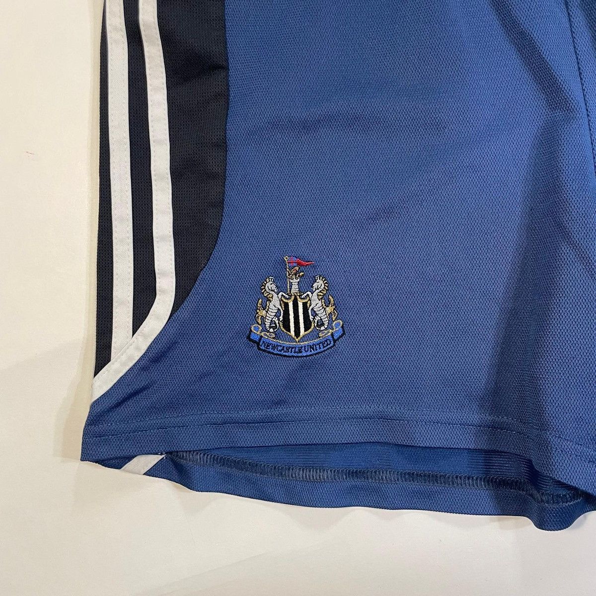Adidas Adidas Newcastle United navy shorts sport vintage 90s y2k Size US 34 / EU 50 - 6 Thumbnail