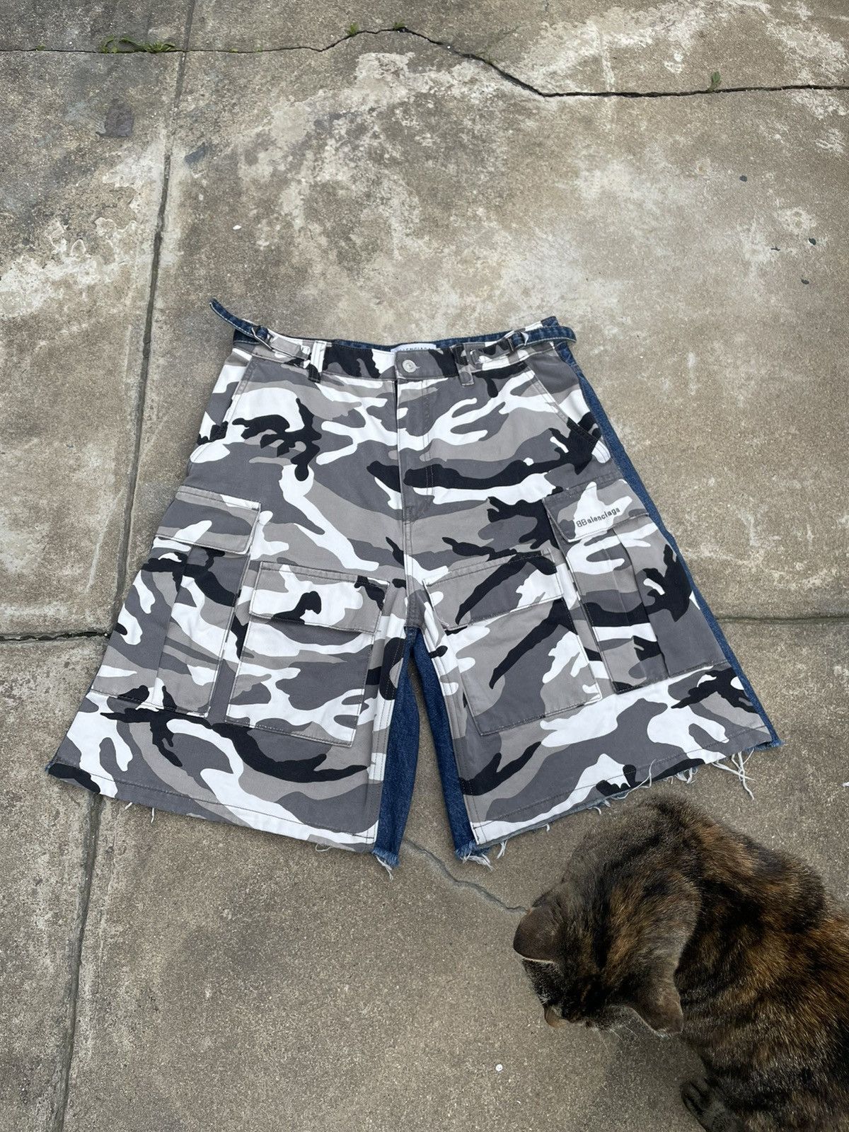 Balenciaga SS24 Sample Hybrid White Camo/Denim Shorts Size US 32 / EU 48 - 3 Thumbnail