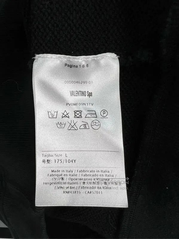 Valentino Valentino Black Men's Sweatshirt with VLTN Print . Size US L / EU 52-54 / 3 - 4 Thumbnail