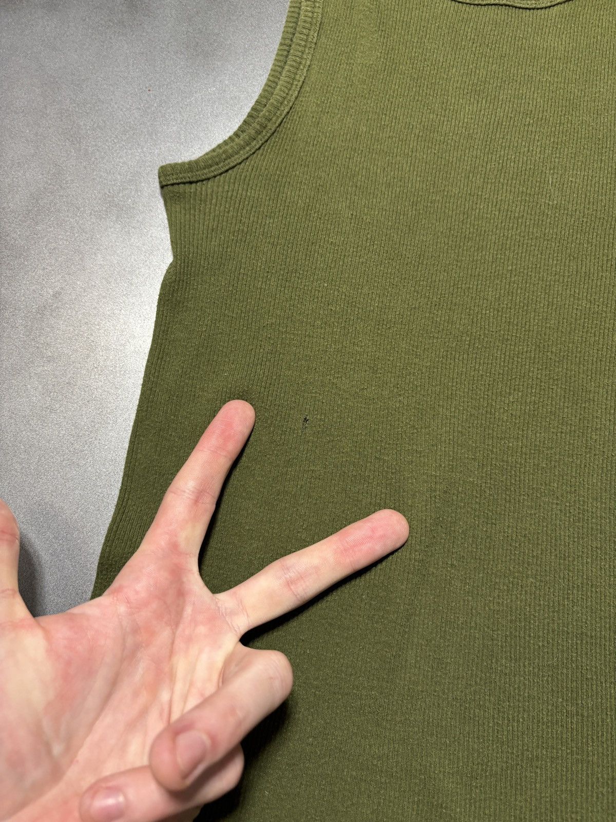 Hanes 2000s Vintage Hanes Tank Top Blank Drab Army Green 90s Size US M / EU 48-50 / 2 - 6 Thumbnail