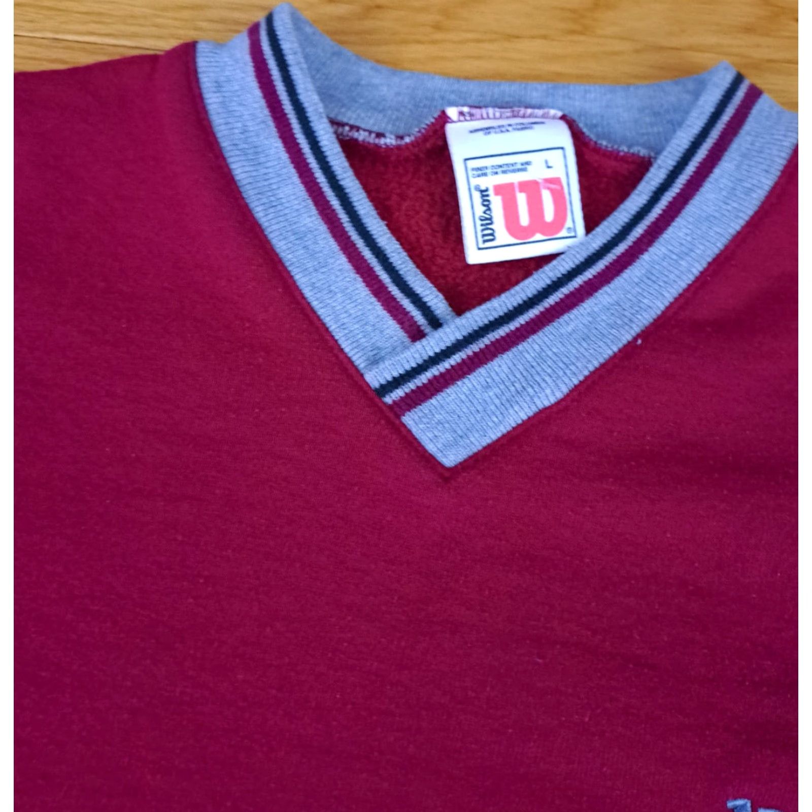 Wilson VINTAGE Wilson Sweatshirt Unisex Adults L Red V-Neck Embroidered Canvas Cotton Blend Pullover Tennis Running Jogging Size US L / EU 52-54 / 3 - 4 Thumbnail