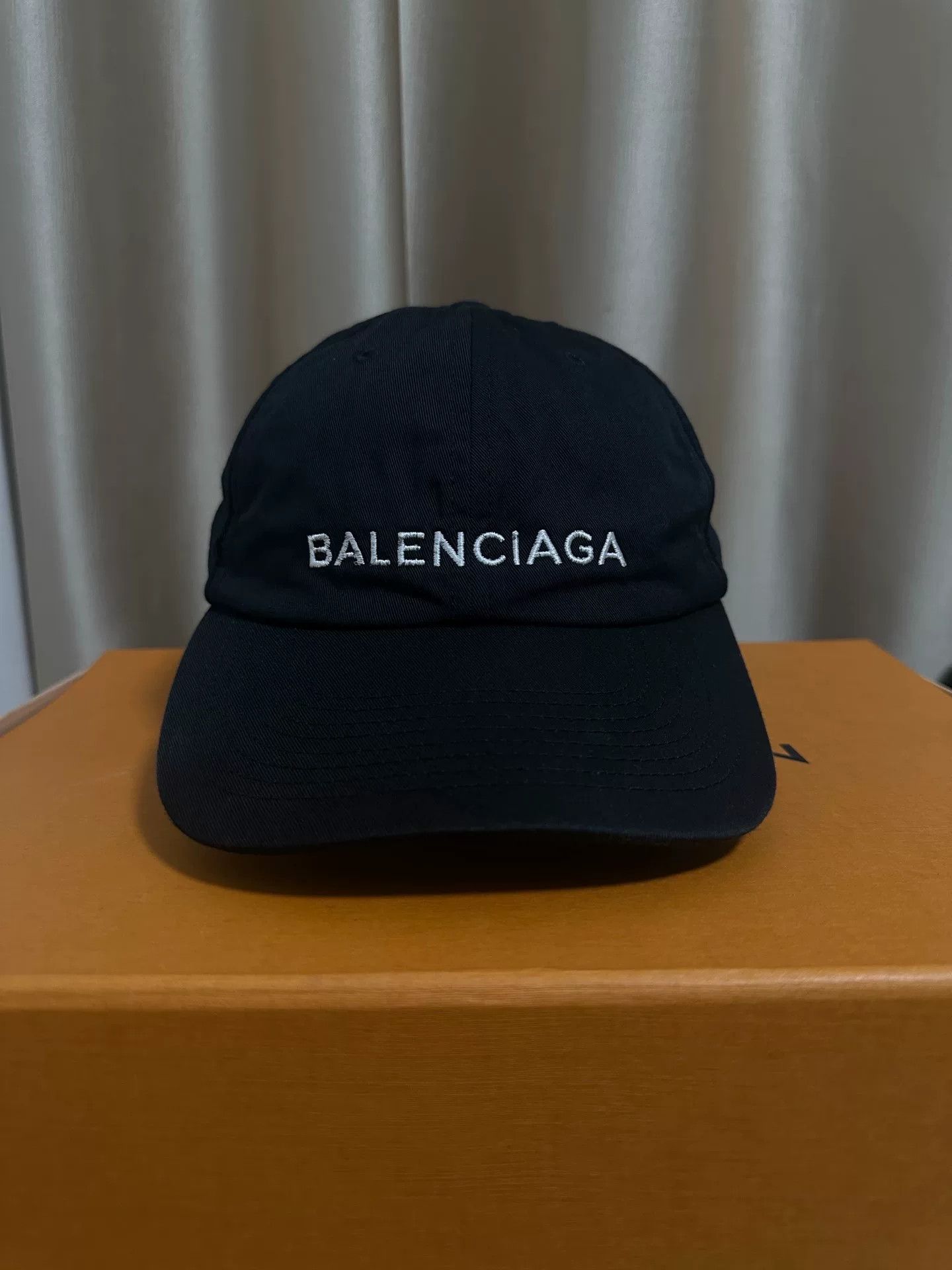 Balenciaga Balenciaga Embroidered Logo Baseball Cap Size ONE SIZE - 1 Thumbnail