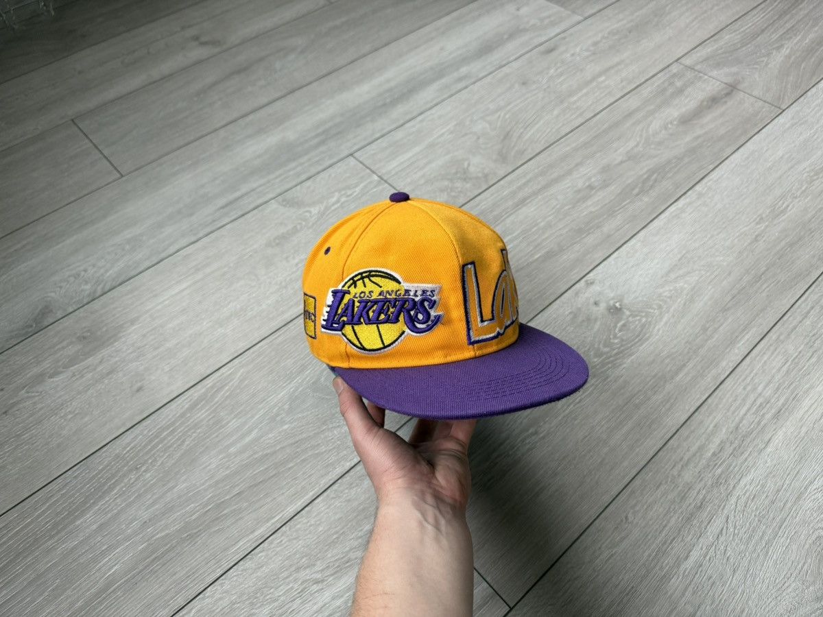 NBA 90s Vintage Lakers Cap Size ONE SIZE - 2 Thumbnail