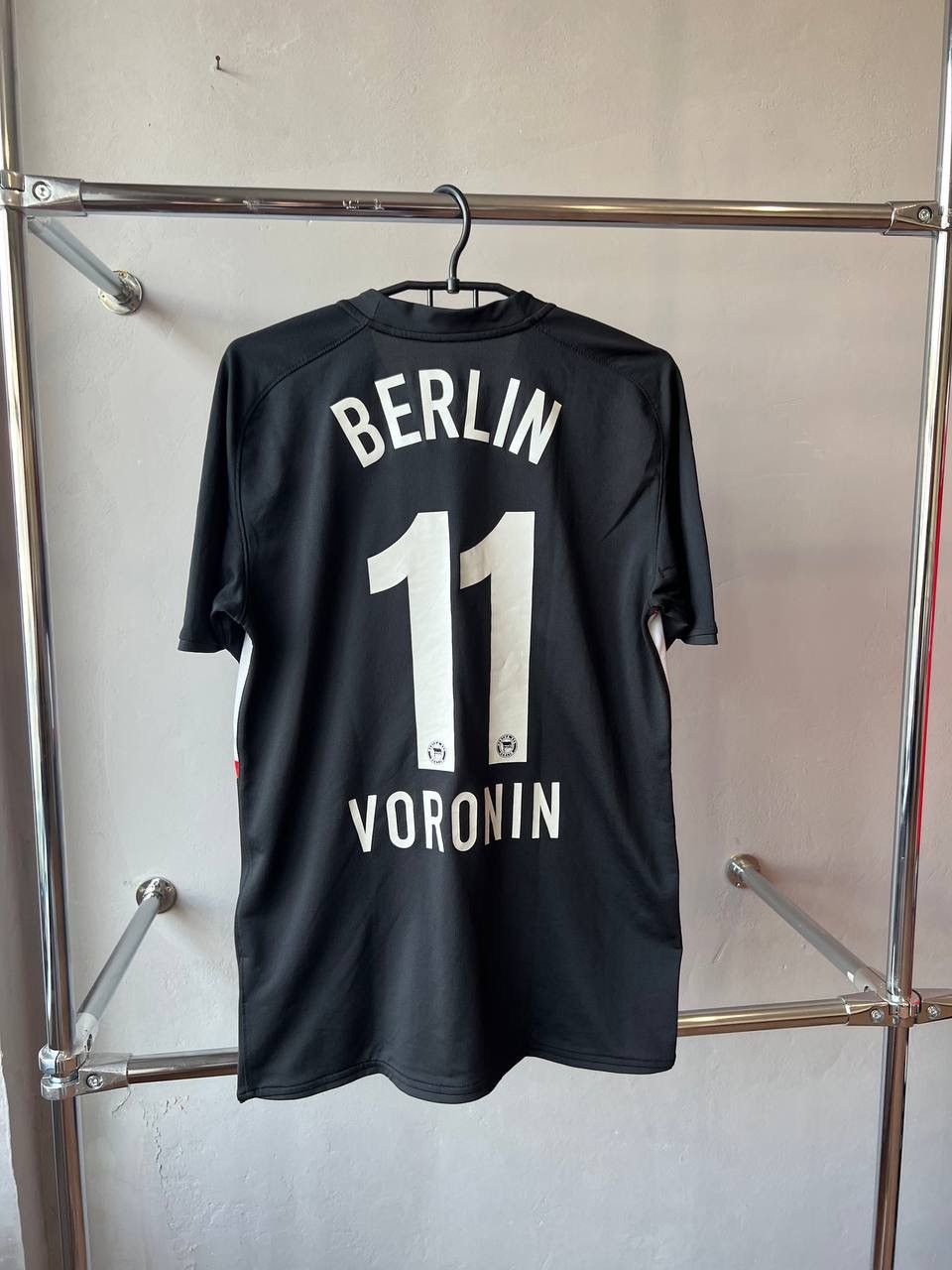 Nike 2008 HERTHA BERLIN #11 VORONIN AWAY SOCCER FOOTBALL JERSEY S Size US S / EU 44-46 / 1 - 4 Thumbnail