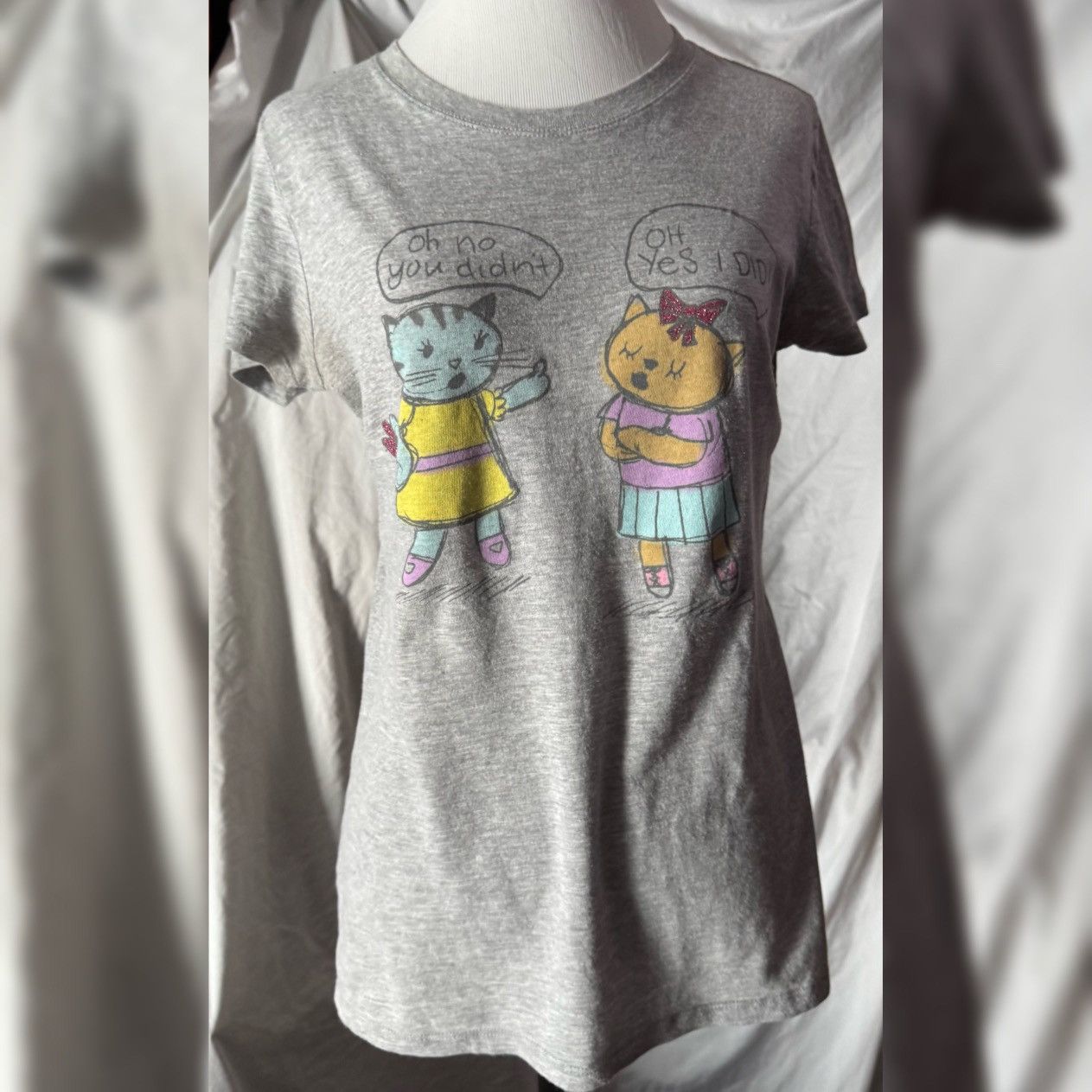 Vintage Retro, Y2K, Sassy Kitty Cat, Fitted Tee Size M / US 6-8 / IT 42-44 - 7 Thumbnail