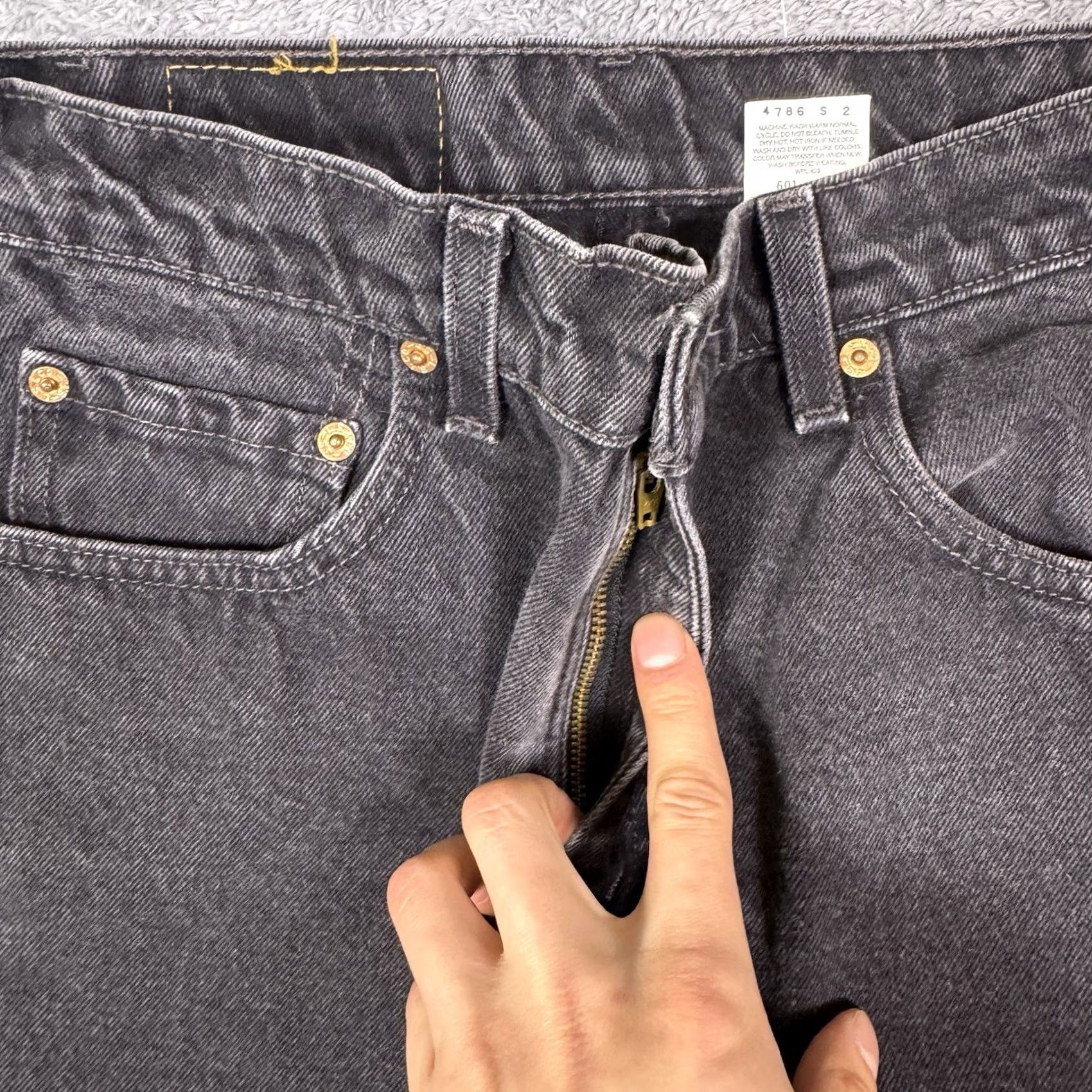 Levi's VINTAGE Levi's 505 Jeans Men 30x30 Paper Tag 1998 Grunge 90s Skater Straight Denim Jeans Size US 30 / EU 46 - 4 Thumbnail