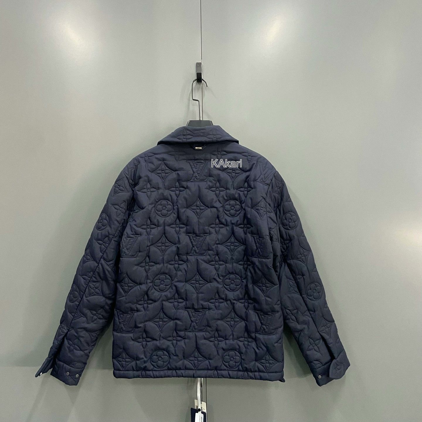 Louis Vuitton Louis Vuitton Embossed All-Over Logo Jacket Size US M / EU 48-50 / 2 - 2 Thumbnail