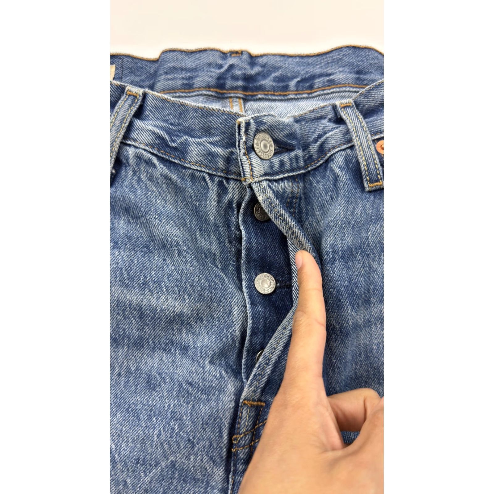 Levi's VINTAGE Levi's 501 Jeans Mens 29x30 Blue Denim Straight Leg Waterless Cotton Classic 90s Size US 29 - 4 Thumbnail