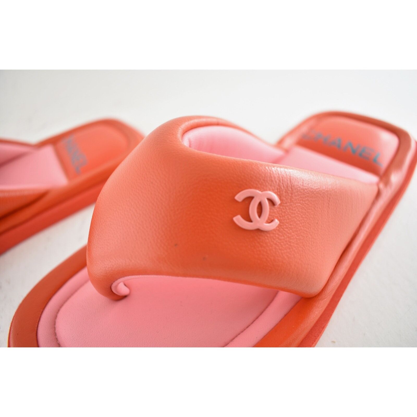 Chanel Chanel 22P Pink Red Lambskin Padded Pool Thong Logo Size US 7 / IT 37 - 12 Thumbnail
