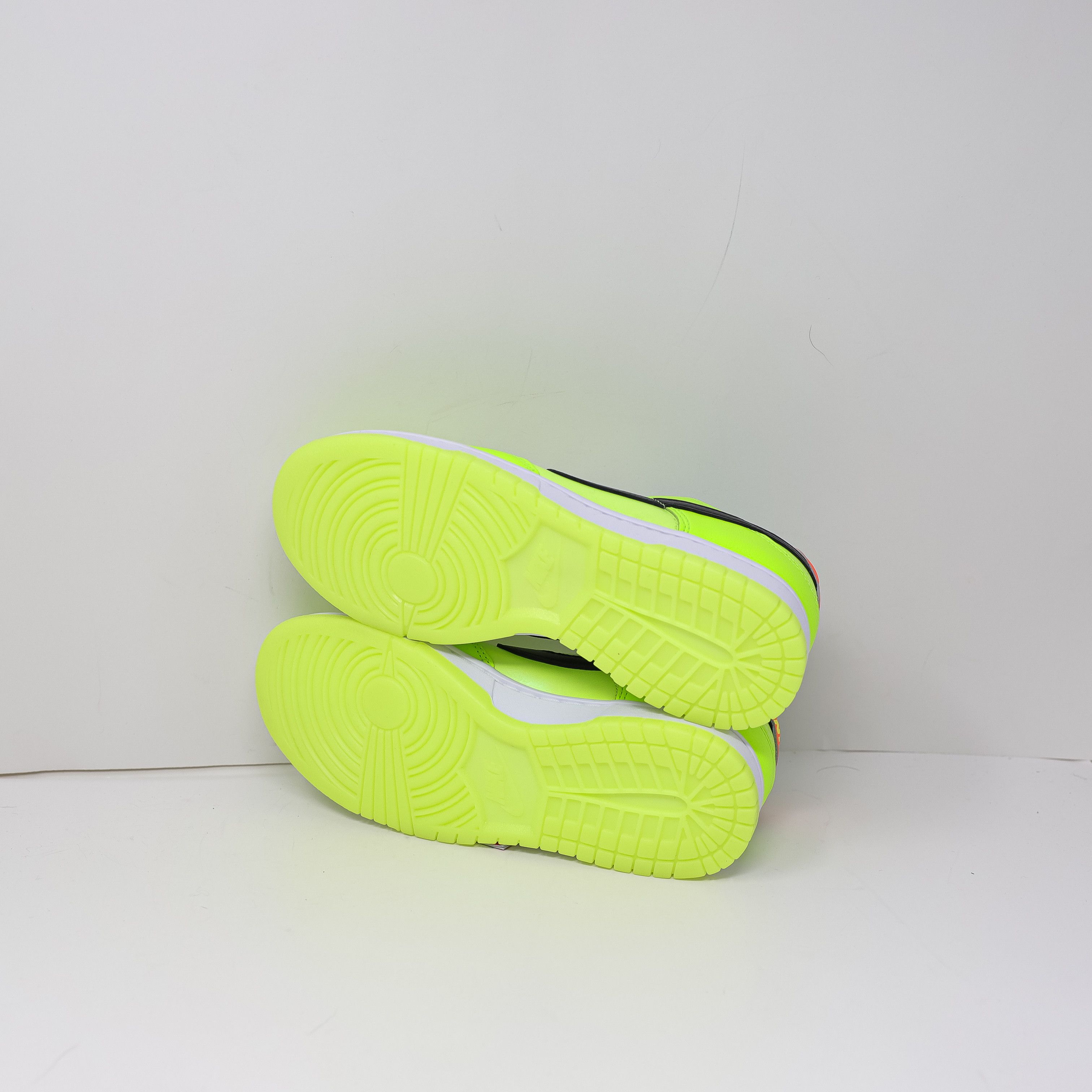 Nike NEW Nike Dunk Low Se Glow In The Dark Volt Size US 7.5 / IT 37.5 - 4 Thumbnail