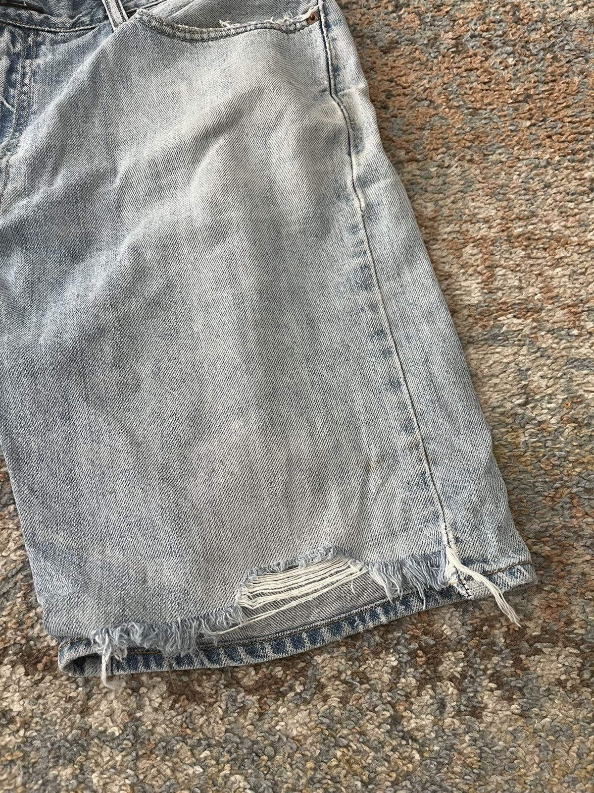 Levi's × Levi's Vintage Clothing × Vintage VTG Levi’s 505 Distressed Denim Shorts 36 Size US 36 / EU 52 - 2 Thumbnail