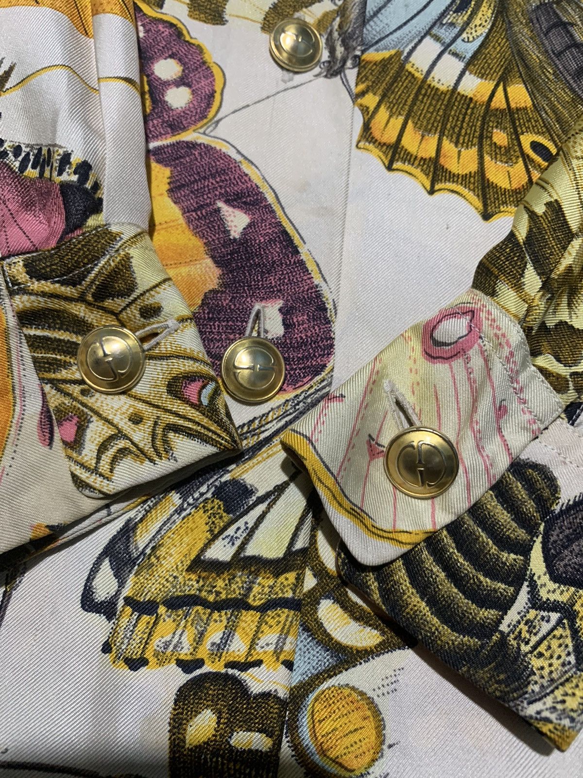 Gucci Spring/Summer 1992 Gucci butterfly print silk shirt Size S / US 4 / IT 40 - 7 Thumbnail