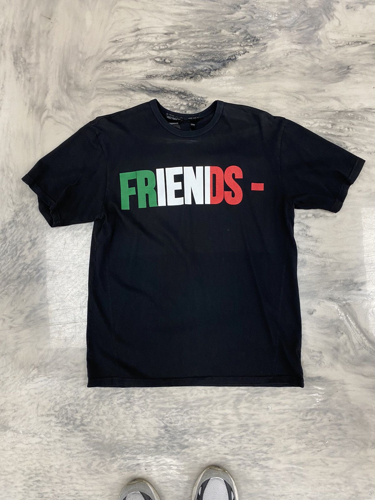 Image of Vlone Italy Friends Tee Black Size Small 100% Authentic, Men's