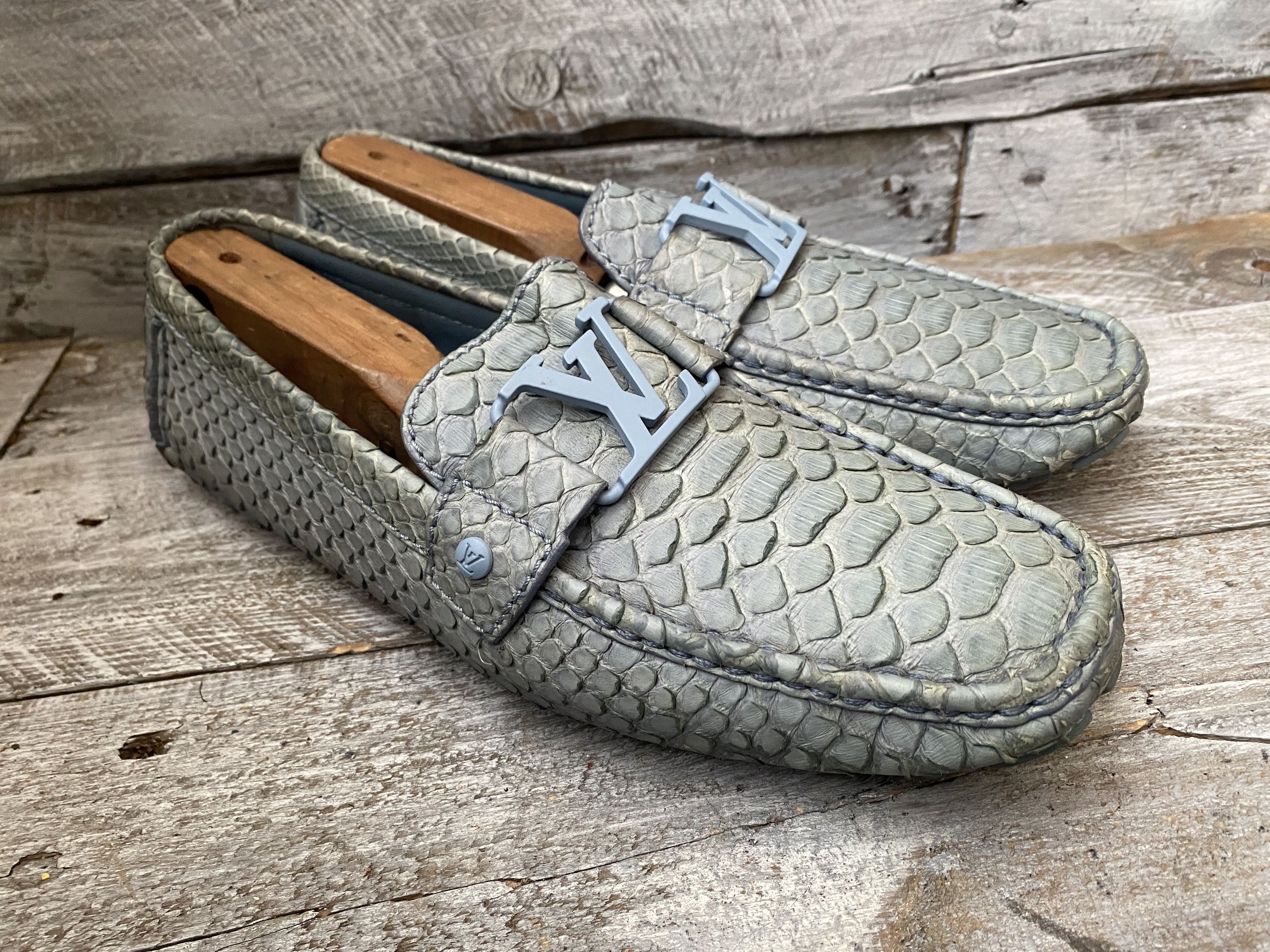 Designer × Louis Vuitton Louis vuitton monte carlo python moccasin leather loafers Size US 8 / EU 41 - 11 Thumbnail