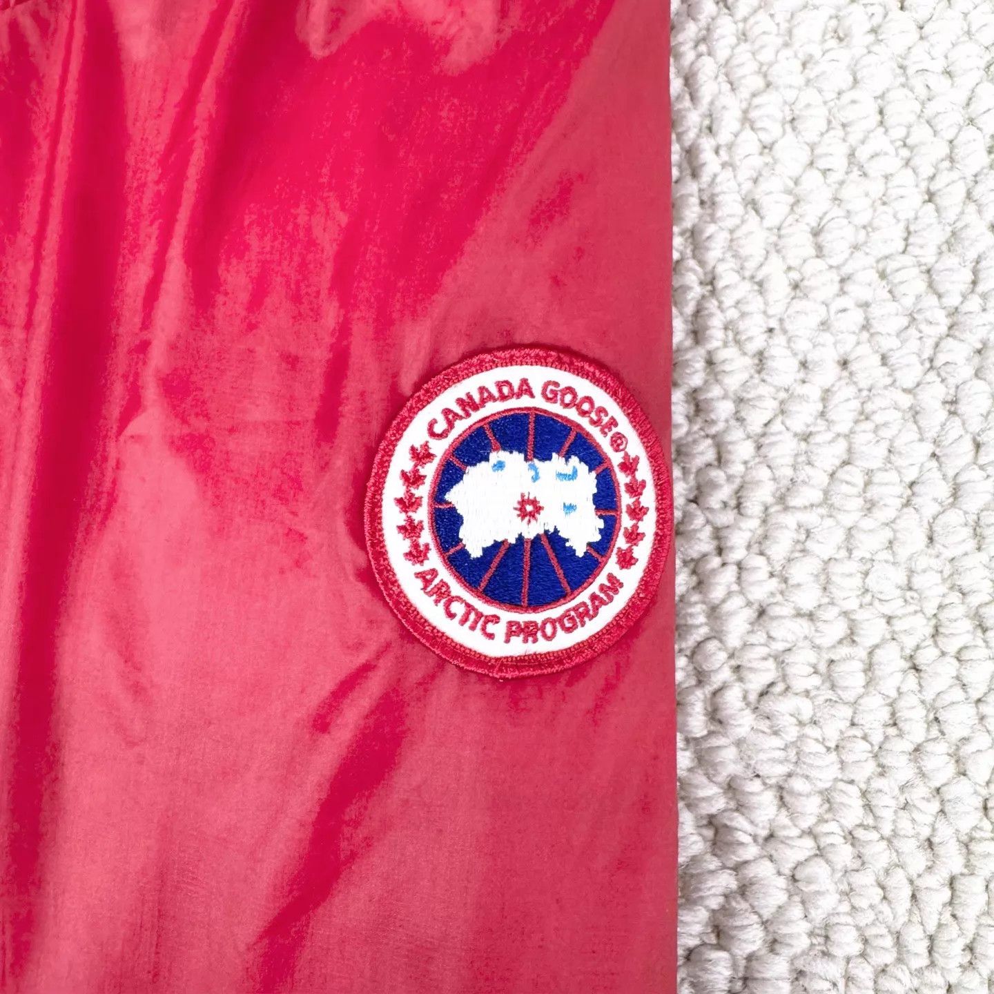 Canada Goose Canada Goose Red Striped Sleeve Logo Light Down Jacket S Size S / US 4 / IT 40 - 5 Thumbnail