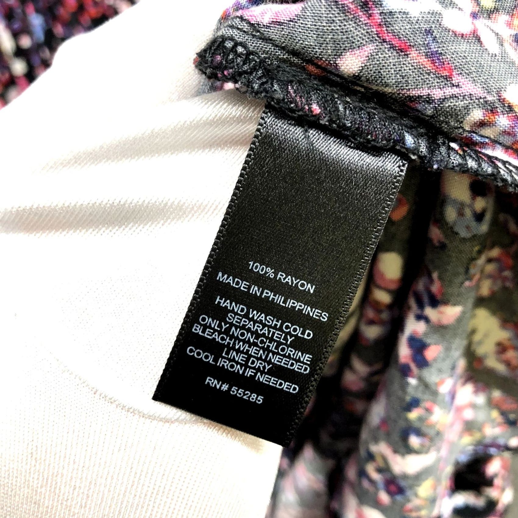 Express Express Mini Dress XS Black Floral Smocked Rayon Short Sleeve Pockets Size 26" / US 2 / IT 38 - 7 Thumbnail