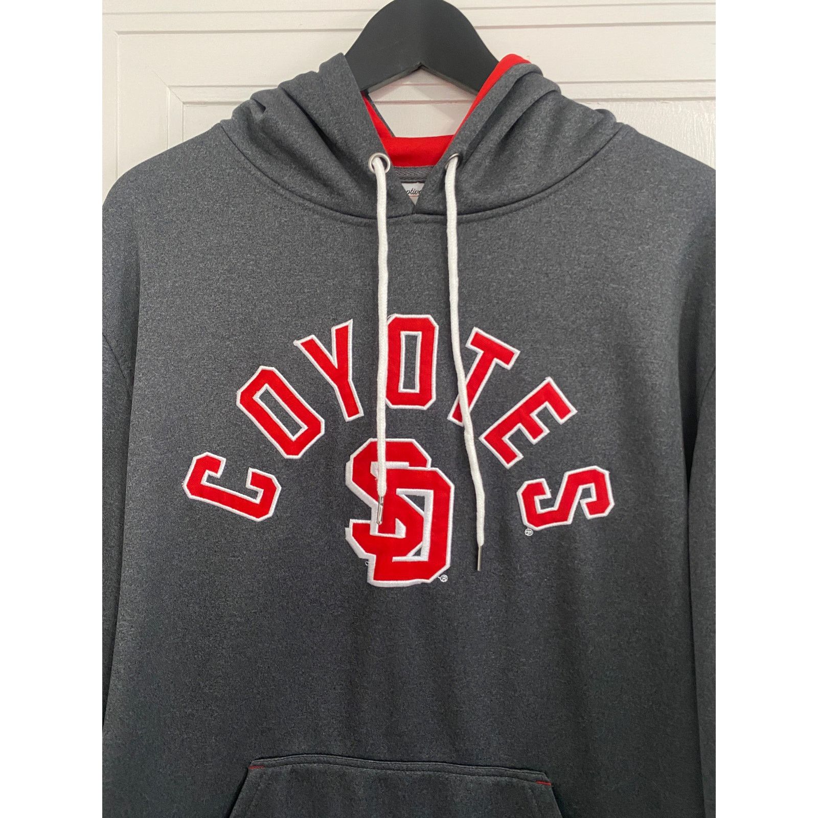 NCAA University of South Dakota Coyotes Hoodie Sweatshirt Size US L / EU 52-54 / 3 - 2 Thumbnail