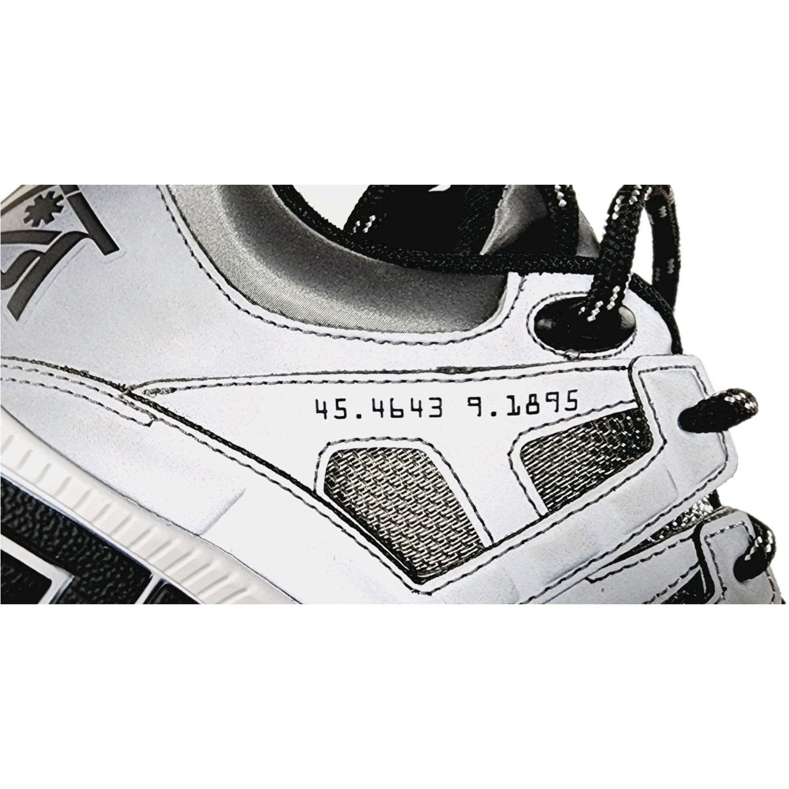Versace VERSACE Trigreca Sneakers Mismatch Size L40 R39. Size US 7 / EU 40 - 6 Thumbnail