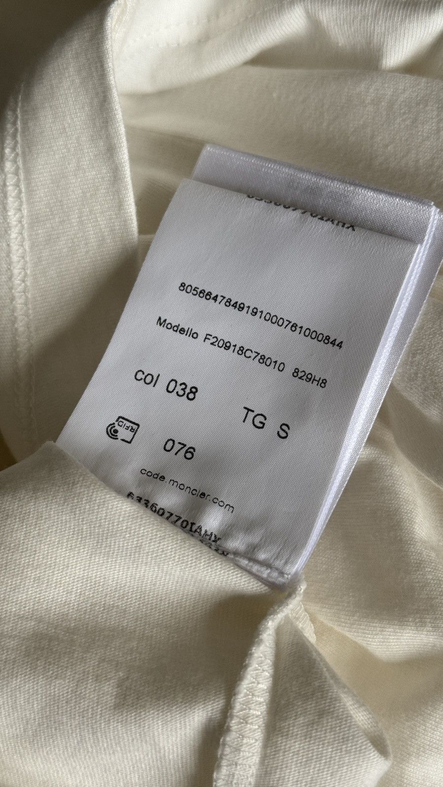 Moncler Moncler Rubber Logo Patch T-Shirt Size US S / EU 44-46 / 1 - 16 Thumbnail