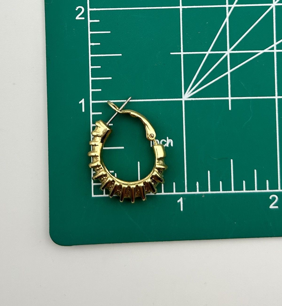 Other Vintage Textured Gold Ribbed 80s Street-Ready Hoop Earrings Size ONE SIZE - 5 Thumbnail
