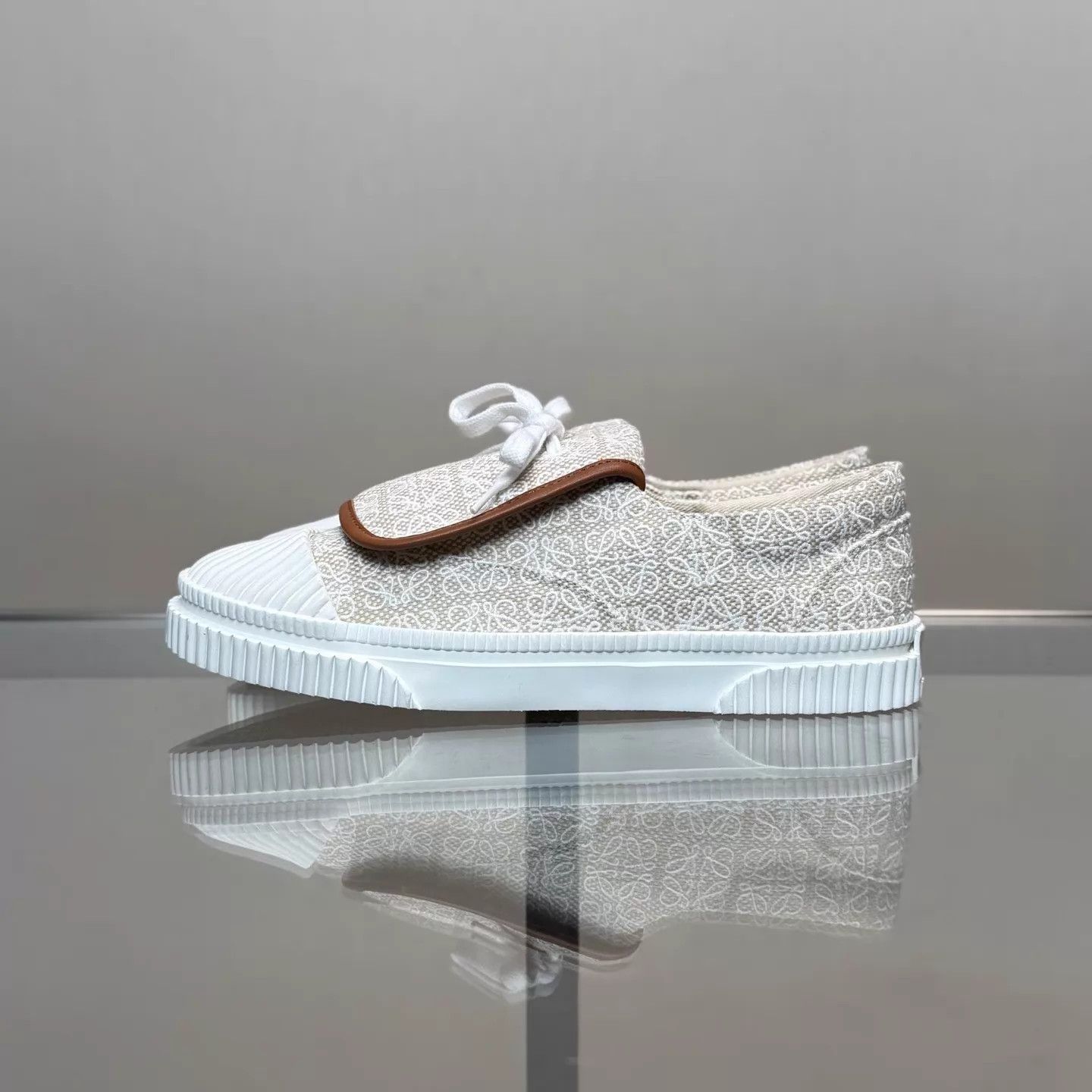 Loewe Loewe Khaki All Over Logo Flap Cracker Shoes 38 Size US 7.5 / IT 37.5 - 5 Thumbnail