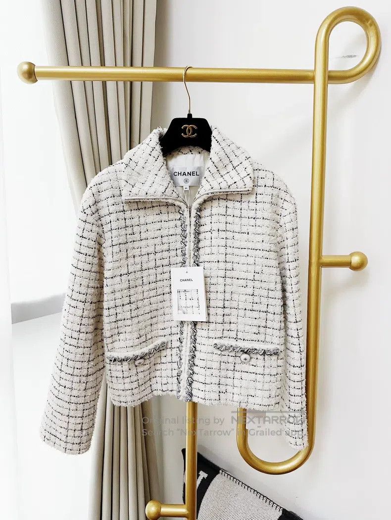 Chanel Chanel 21B black and white colour block plaid silver rolle Size XXS / US 00 / IT 34 - 1 Thumbnail
