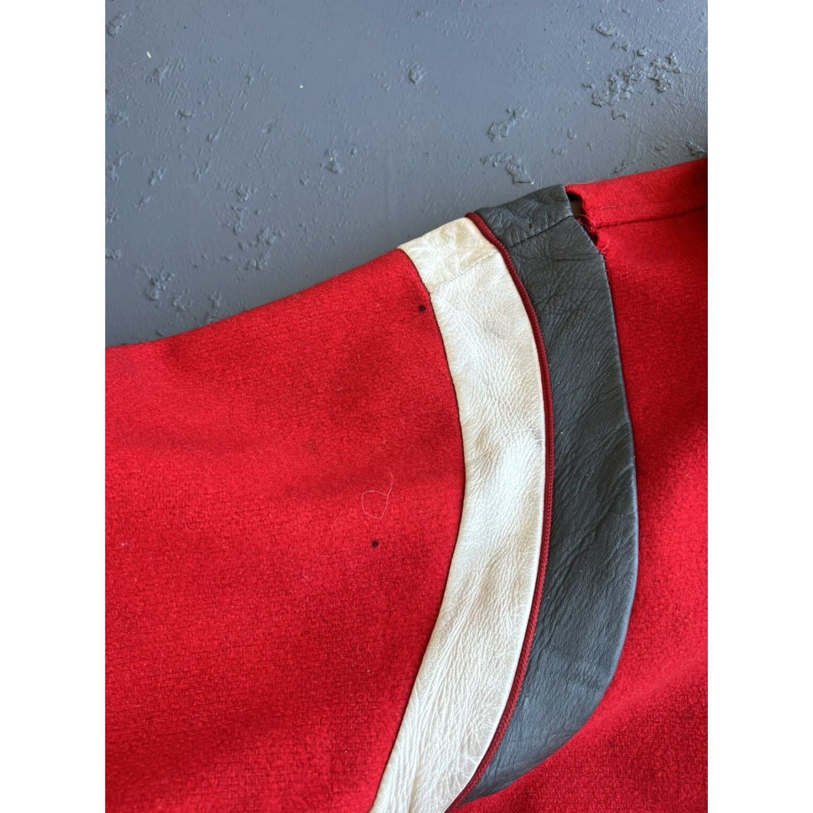 Vintage VTG Belen Mentor Ohio Football Varsity Letterman Jacket Men Wool Red One Size 1960s Vintage Style Baseball School Varsity Jacket TOM Size US M / EU 48-50 / 2 - 6 Thumbnail