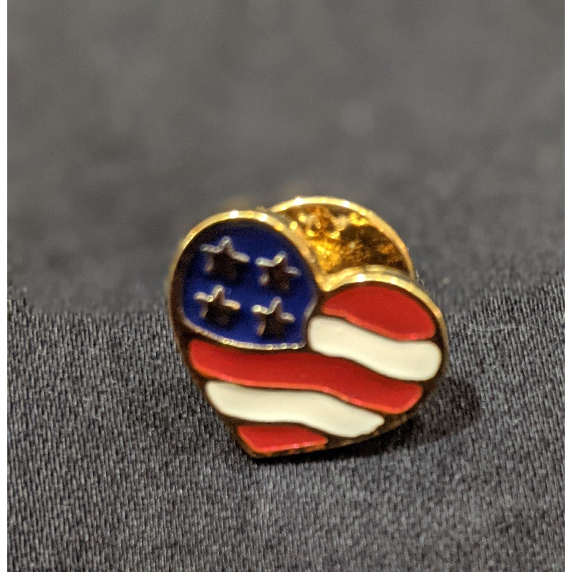 Other Vintage Avon Heart US Flag Collectible Lapel Pin Size ONE SIZE - 2 Thumbnail