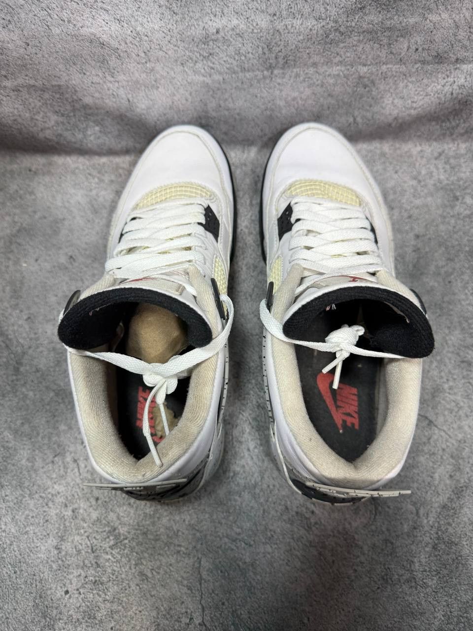Jordan Brand Size 11 | Jordan 4 White Cement No Box | Pre-Owned Size US 11 / EU 44 - 3 Thumbnail