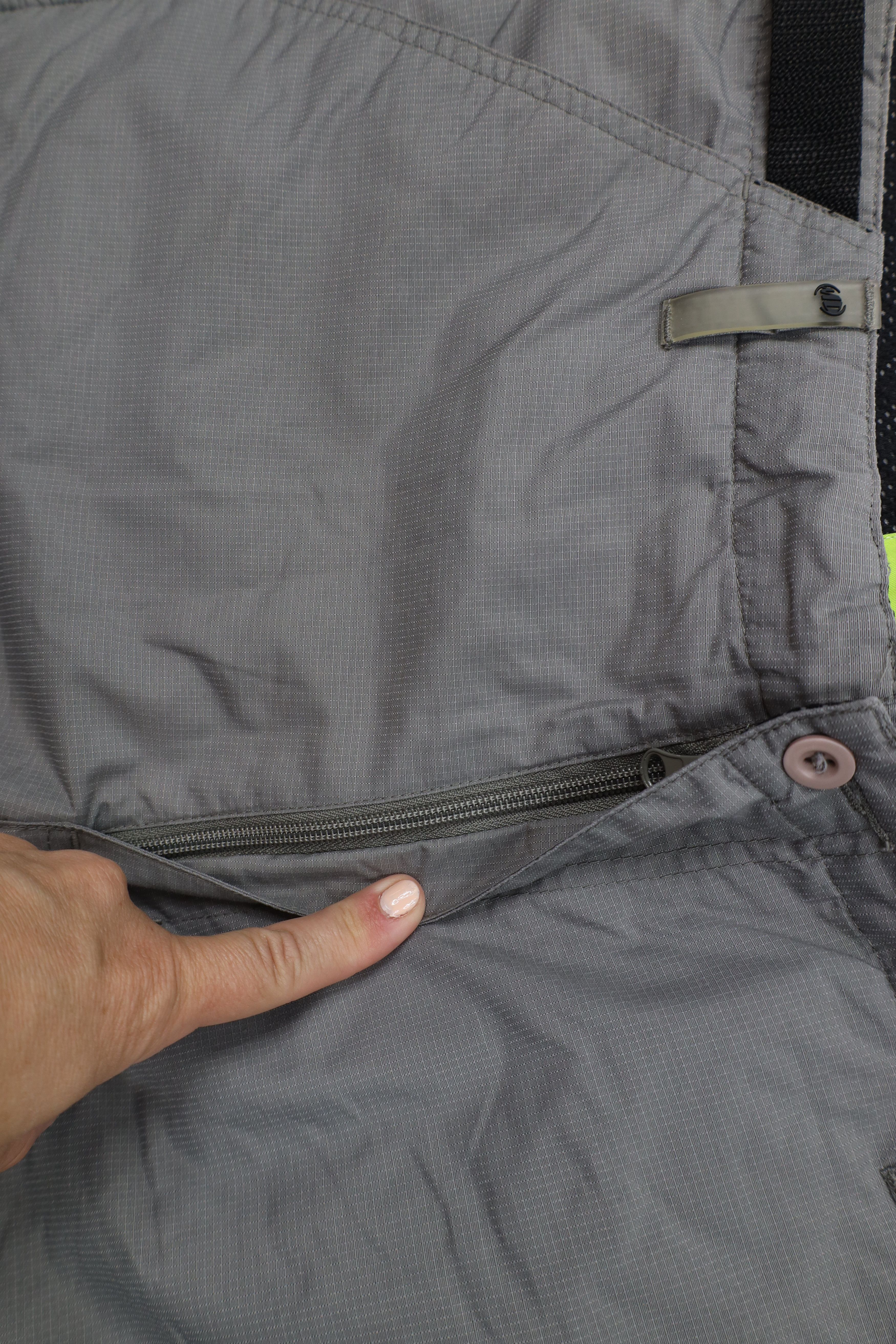 Vintage Vintage 90s Y2K Mountain Dew Ripstop Windbreaker Shorts Gray Size US 32 / EU 48 - 6 Thumbnail