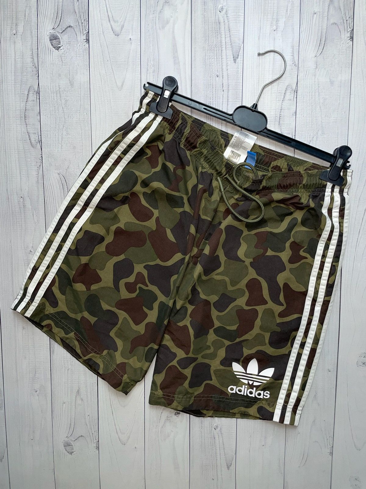 Adidas × Vintage Vintage adidas originals camo shorts size M logo Size US 32 / EU 48 - 1 Thumbnail