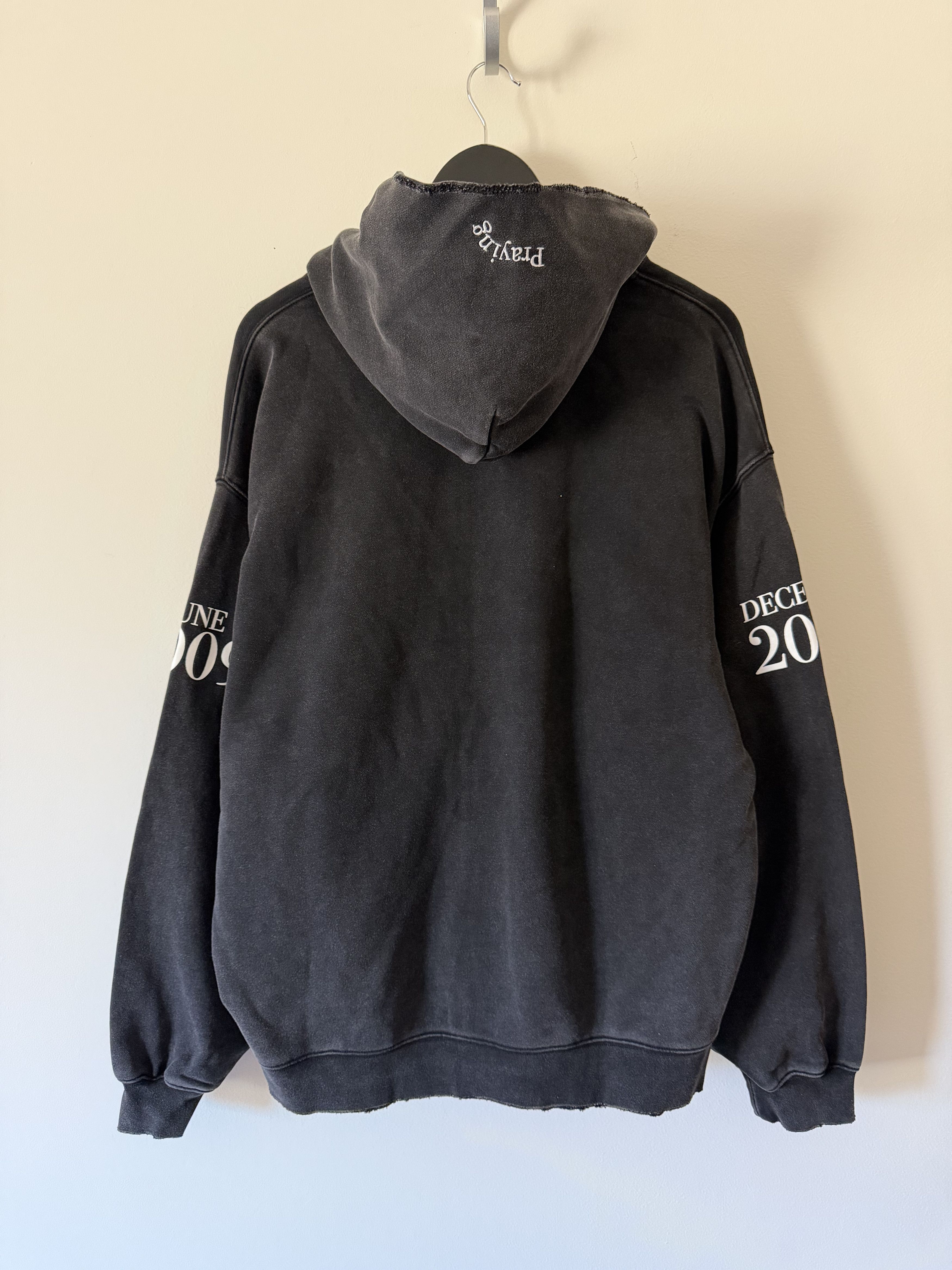 Praying Praying 2008 Financial Crisis Hoodie in Black Size US XL / EU 56 / 4 - 7 Thumbnail