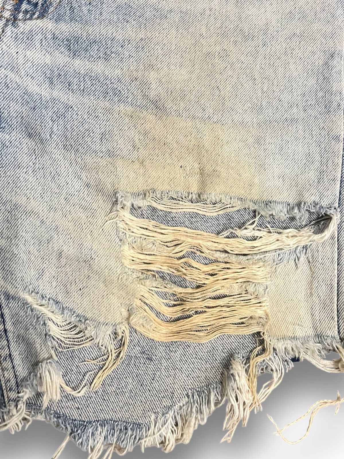LVC × Levi's × Levi's Vintage Clothing Vintage Levi’s 90’s 505 Distressed Denim Size US 32 / EU 48 - 4 Thumbnail